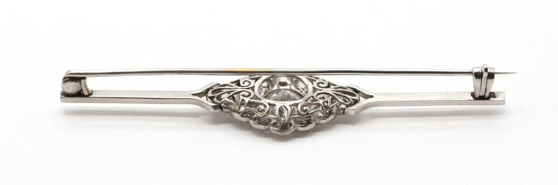 A diamond lozenge cluster bar brooch, - Bild 2 aus 2