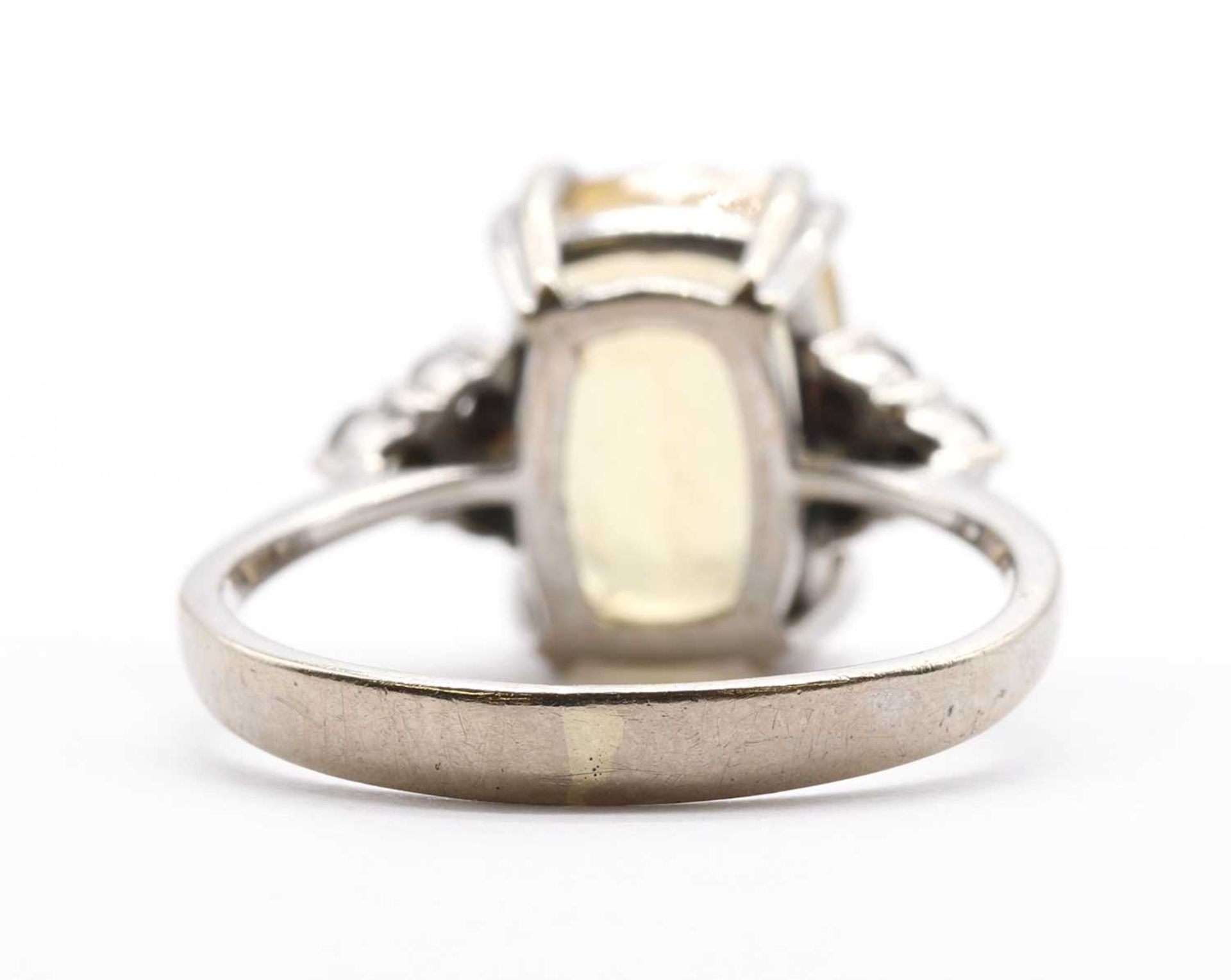 A white gold yellow topaz and diamond ring, - Bild 3 aus 3
