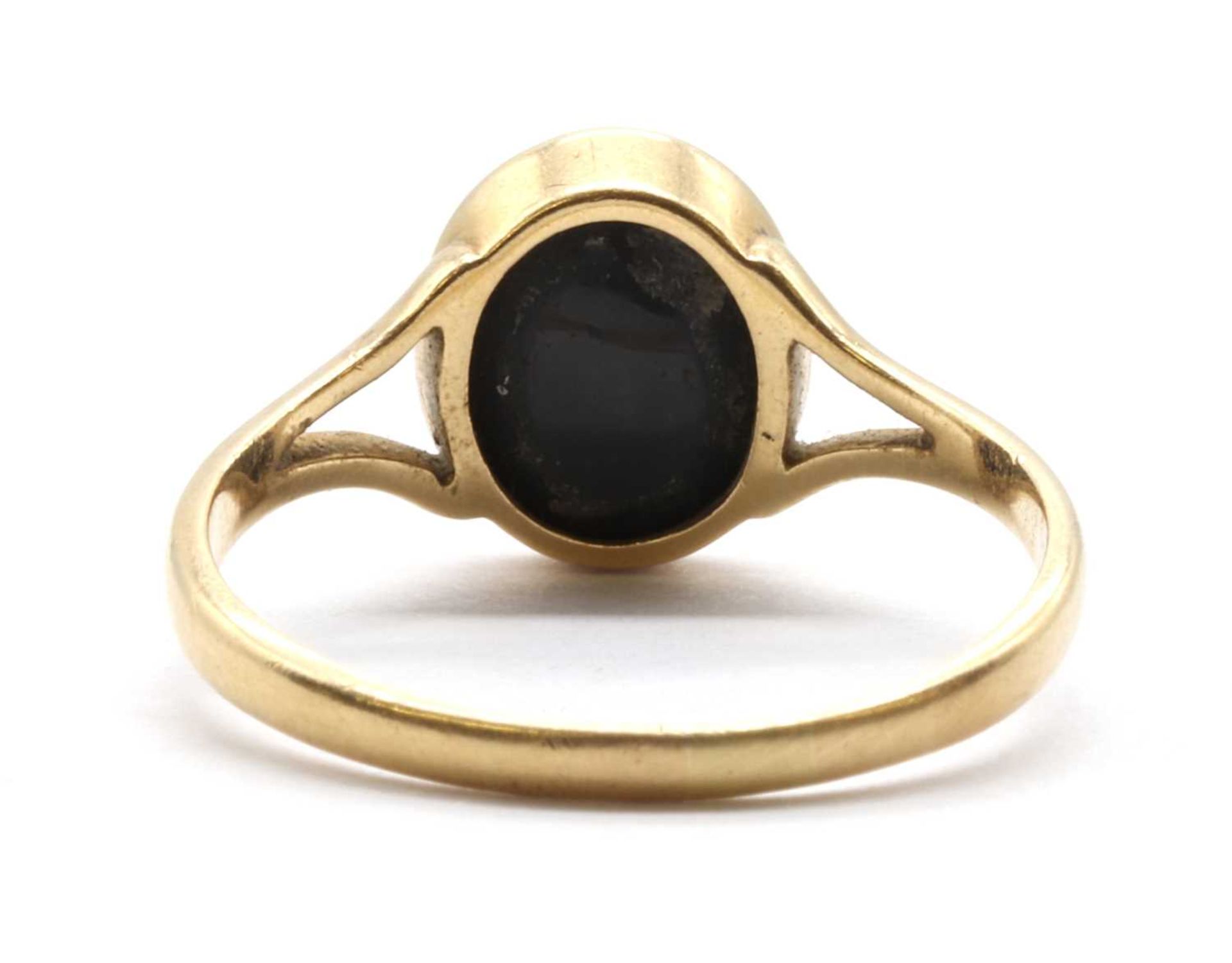 A gold single stone black opal ring, - Bild 3 aus 3