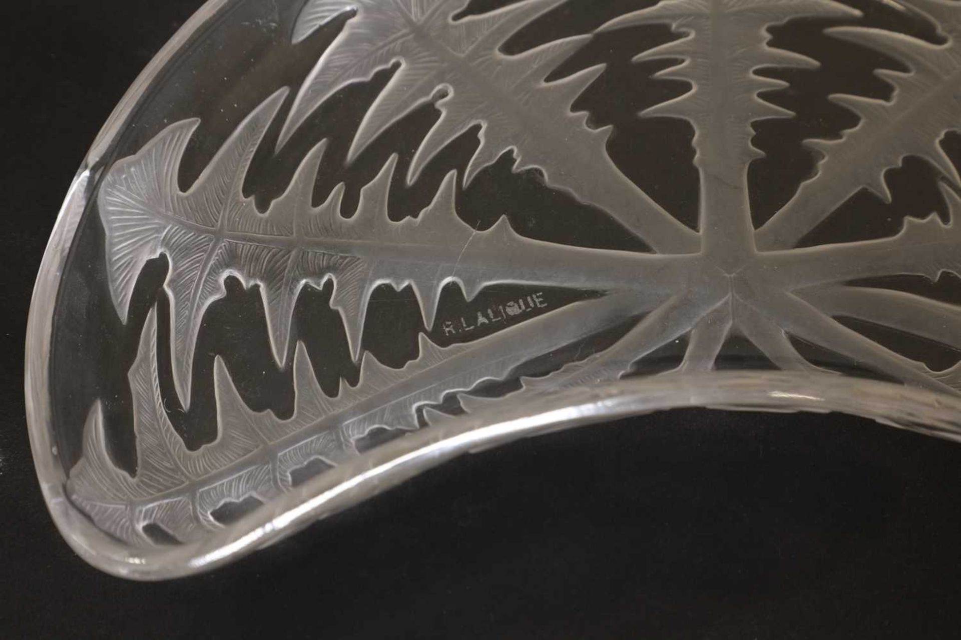 A Lalique 'Pissenlit' glass bowl, - Bild 5 aus 6
