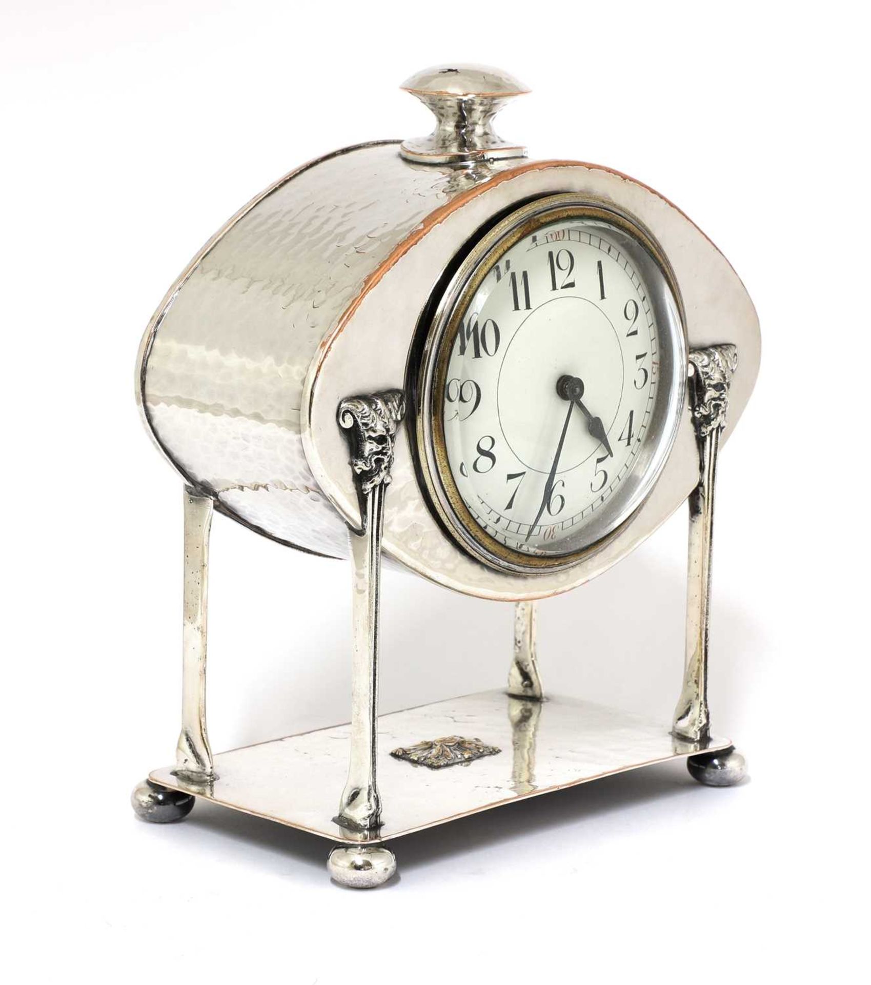 An Arts and Crafts silver-plated desk clock, - Bild 2 aus 3
