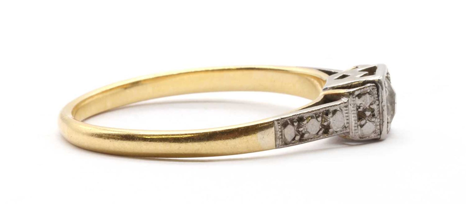 A gold single stone diamond ring, - Bild 2 aus 3