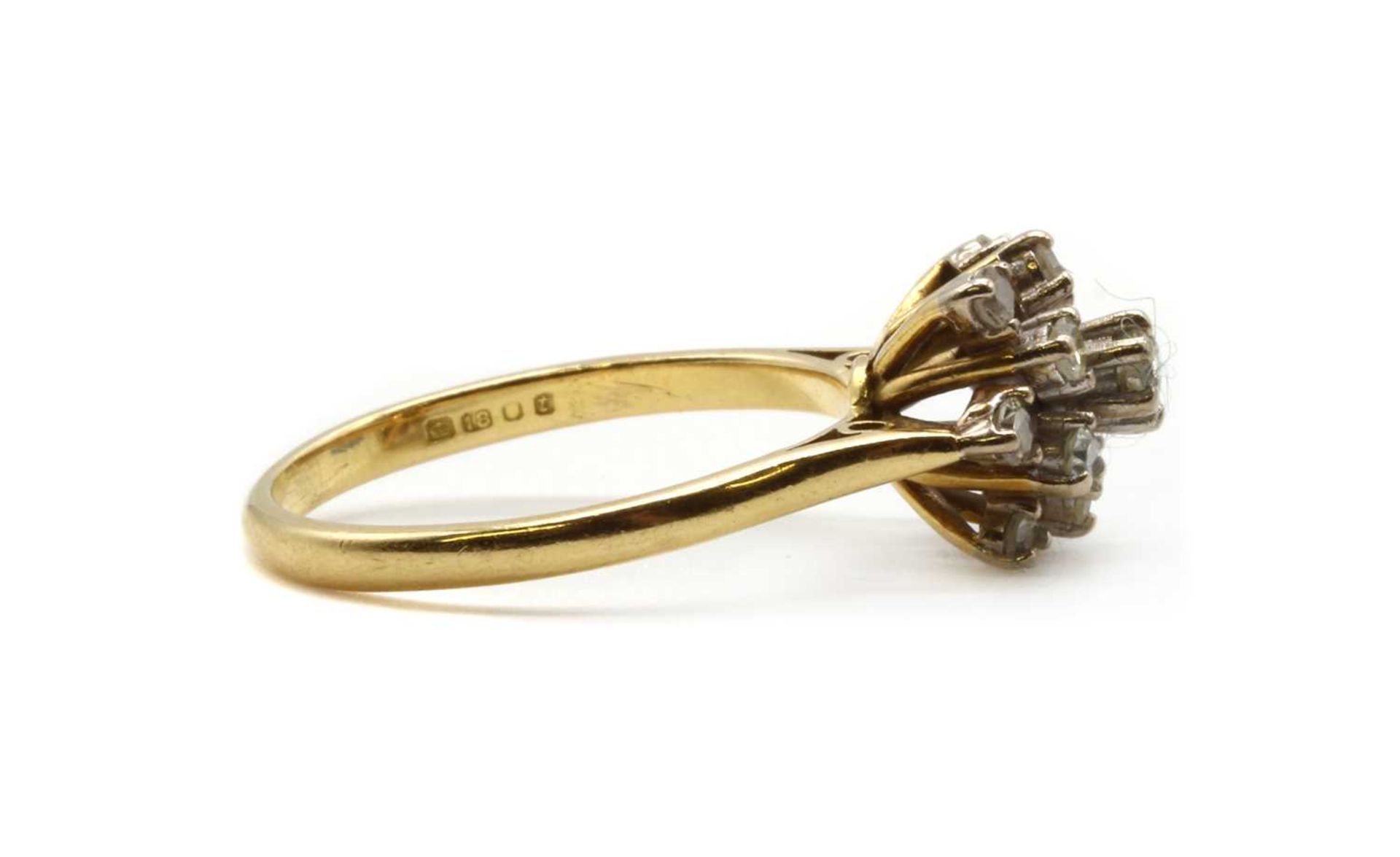 An 18ct gold diamond cluster ring, - Bild 2 aus 3