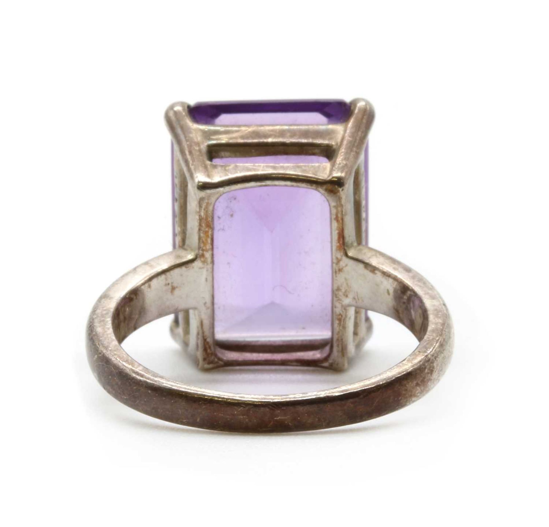 A silver single stone amethyst ring, by Tiffany & Co., - Bild 3 aus 4