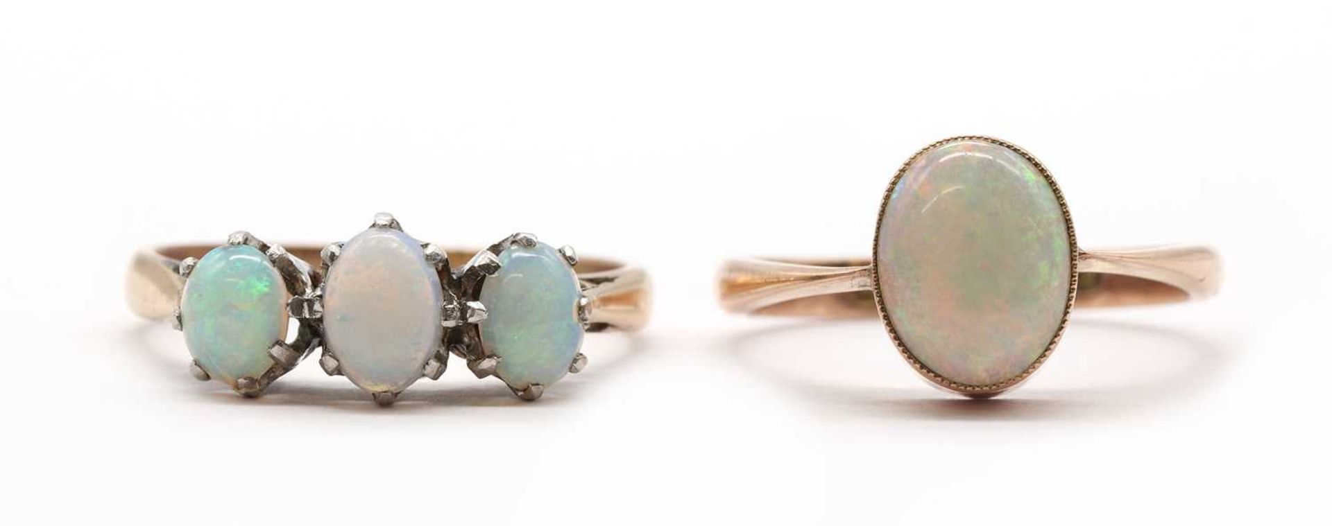 A 9ct gold single stone opal ring,