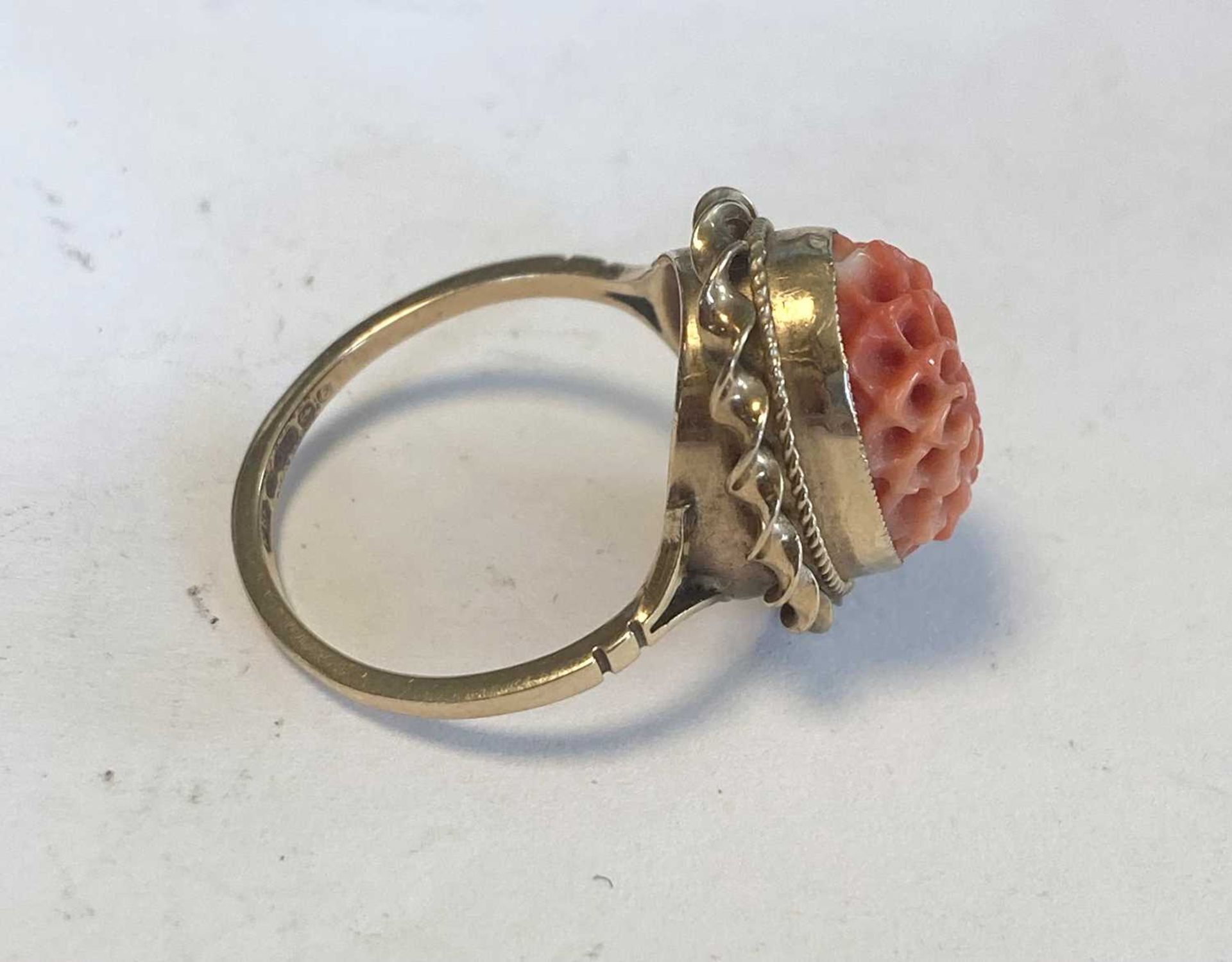 A collection of coral jewellery, - Bild 2 aus 7