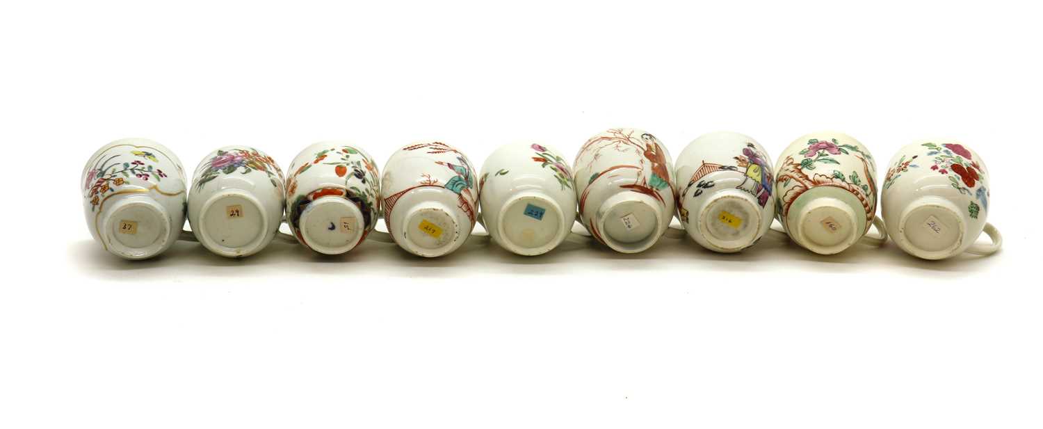 A Worcester porcelain 'Kempthorne' pattern teacup, - Image 3 of 3