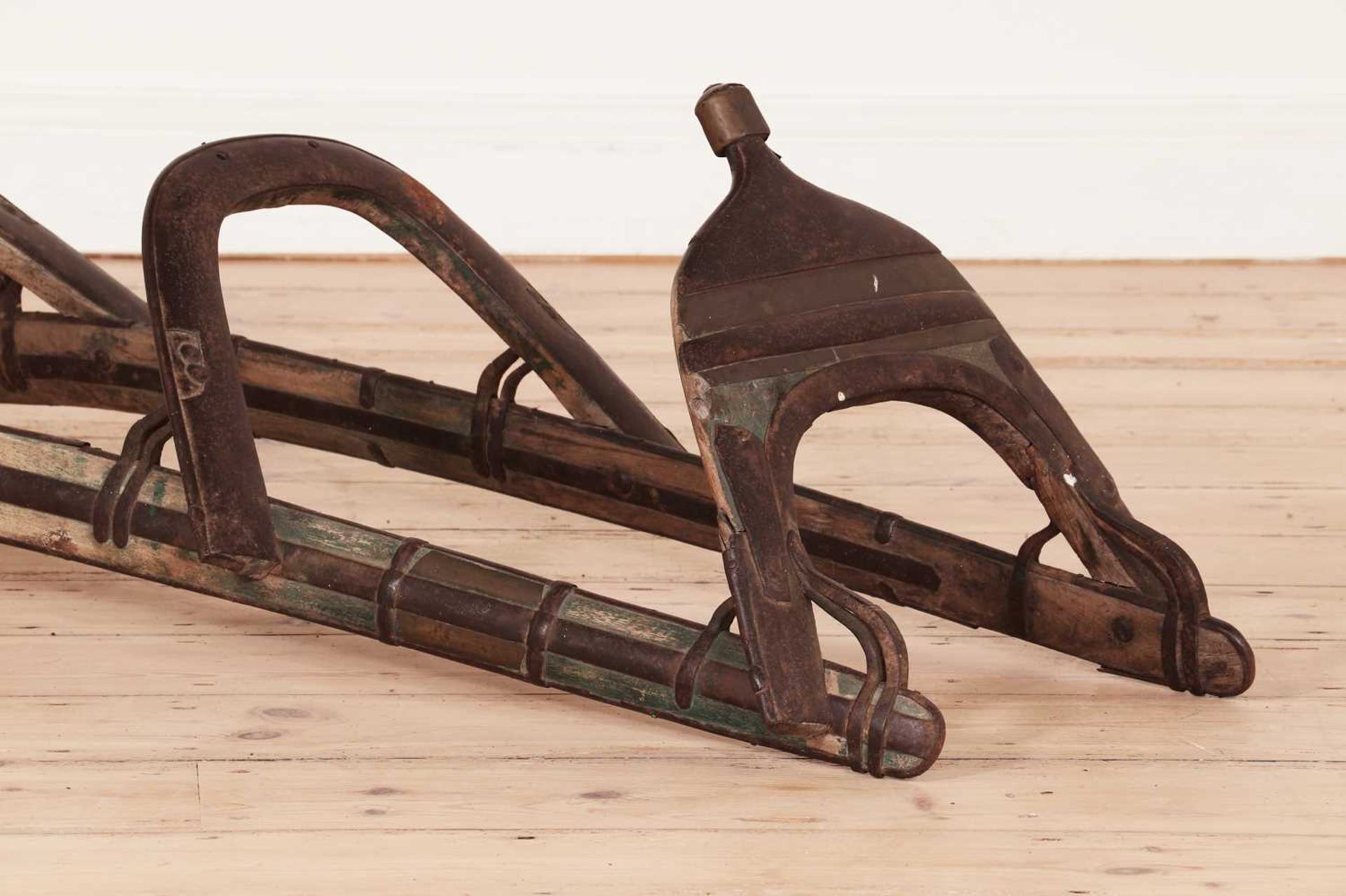 A dromedary brass and iron saddle, - Bild 3 aus 3