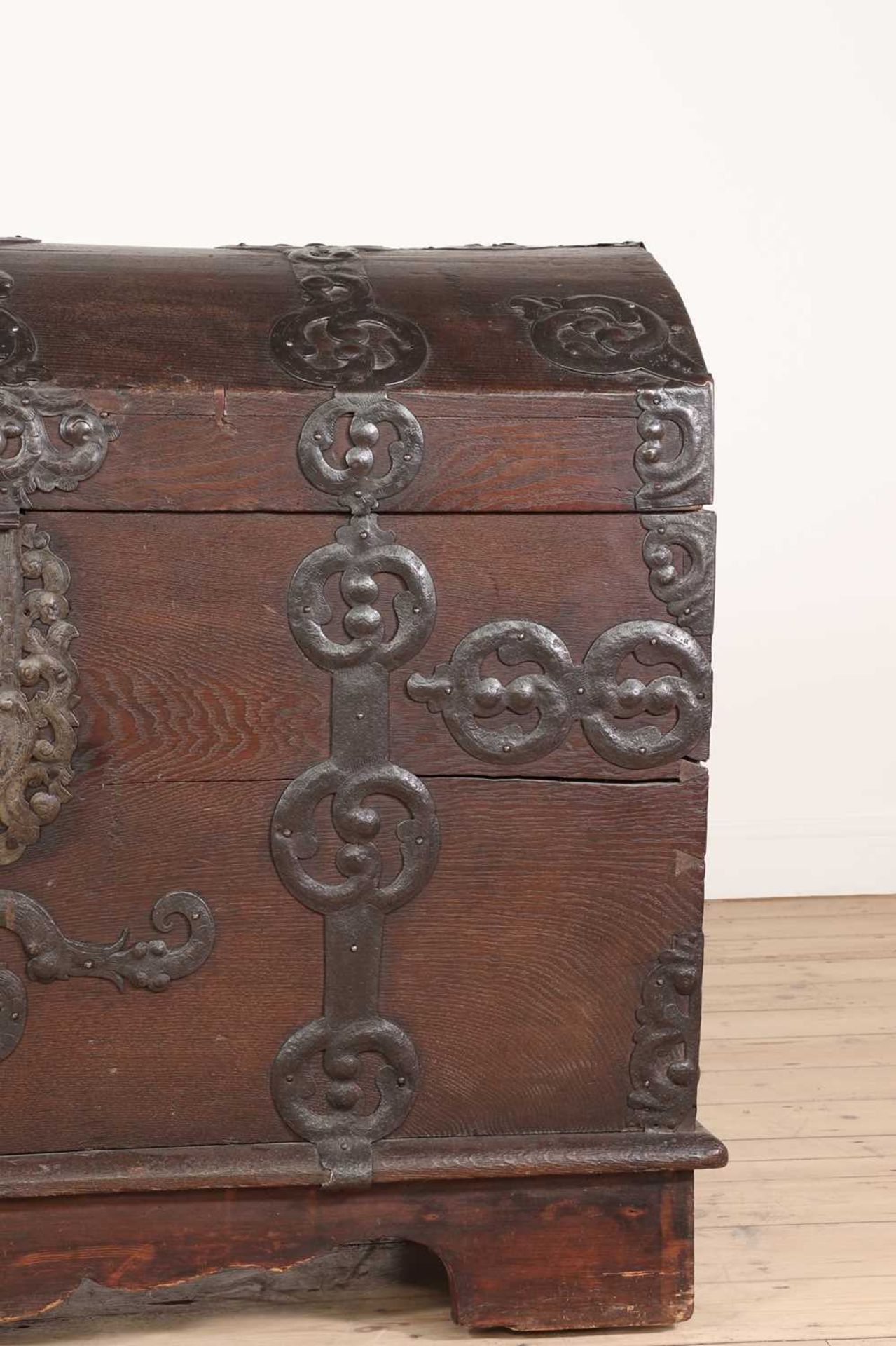 An oak chest, - Image 5 of 6