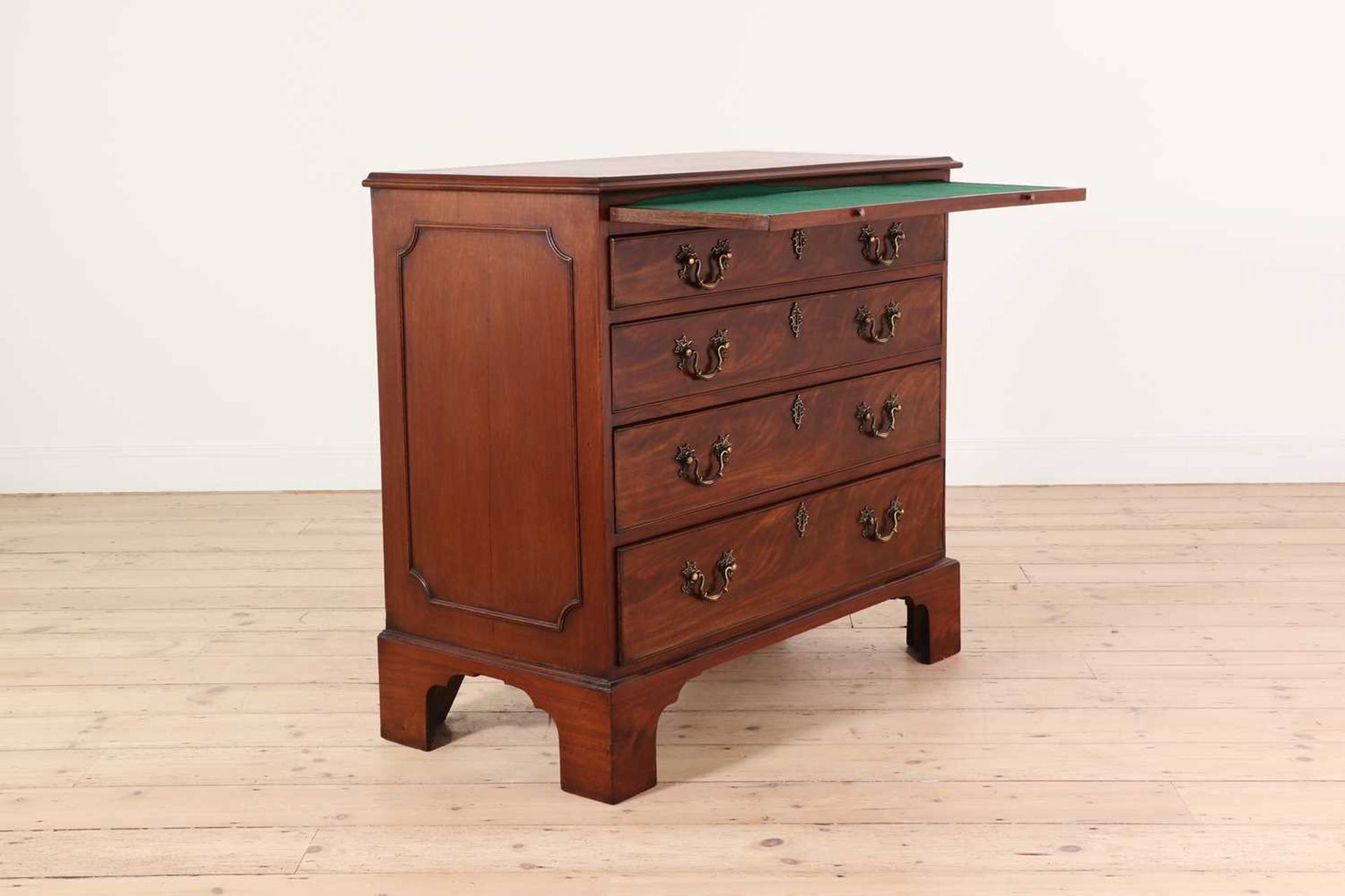 A George III mahogany chest of drawers, - Image 3 of 13