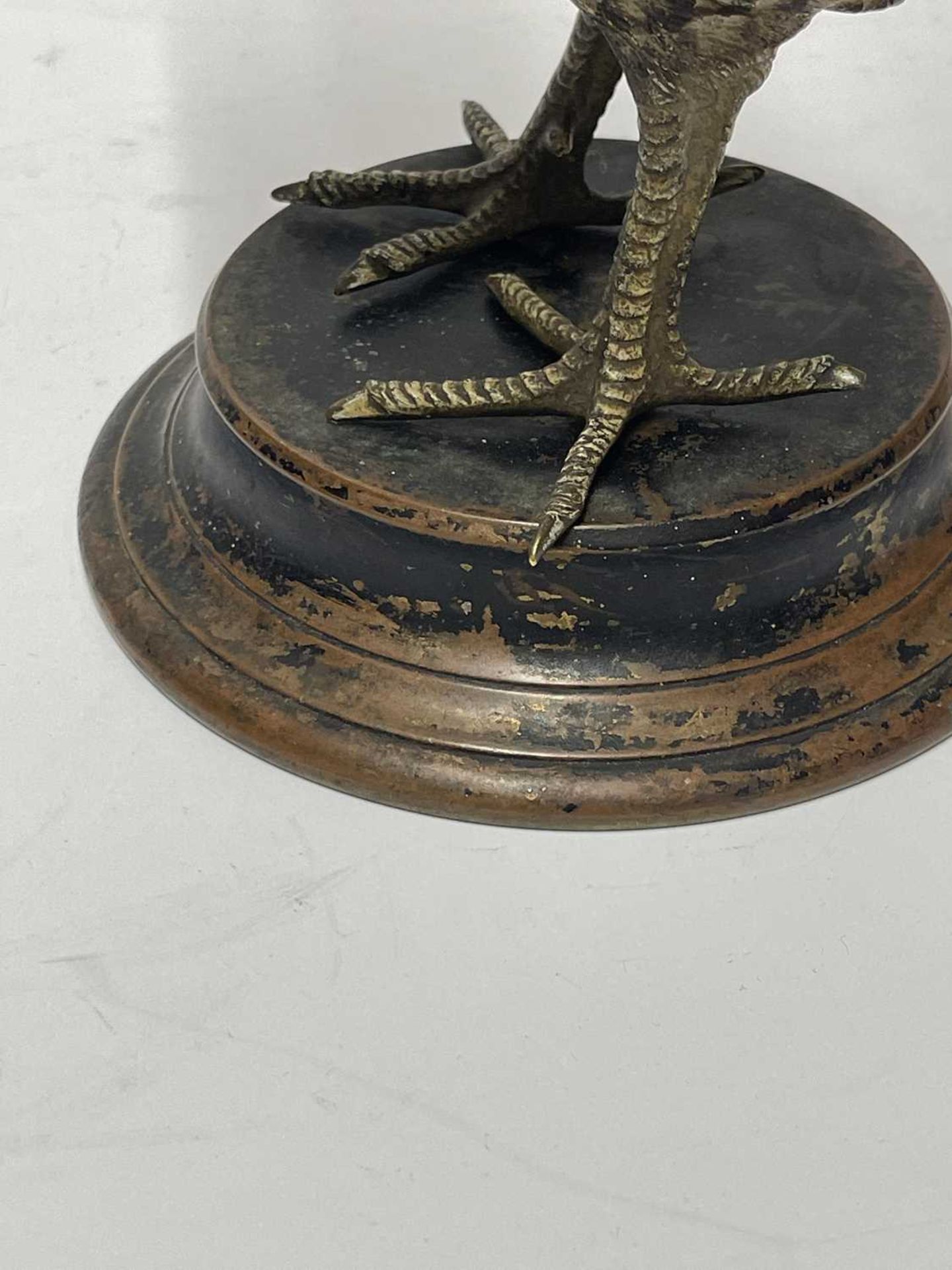 A cold-painted bronze inkwell modelled as a cockerel, - Bild 22 aus 27