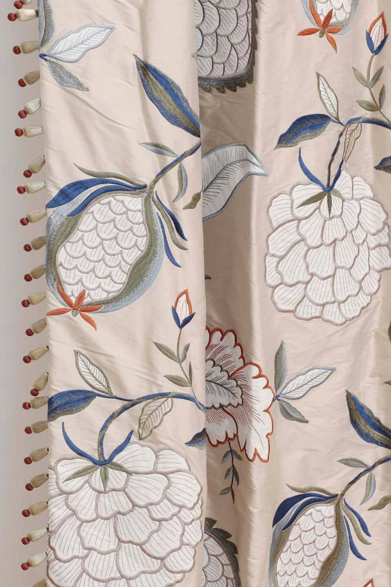 Two pairs of silk and linen curtains in Zoffany 'Pomegranate Tree' fabric, - Image 15 of 19