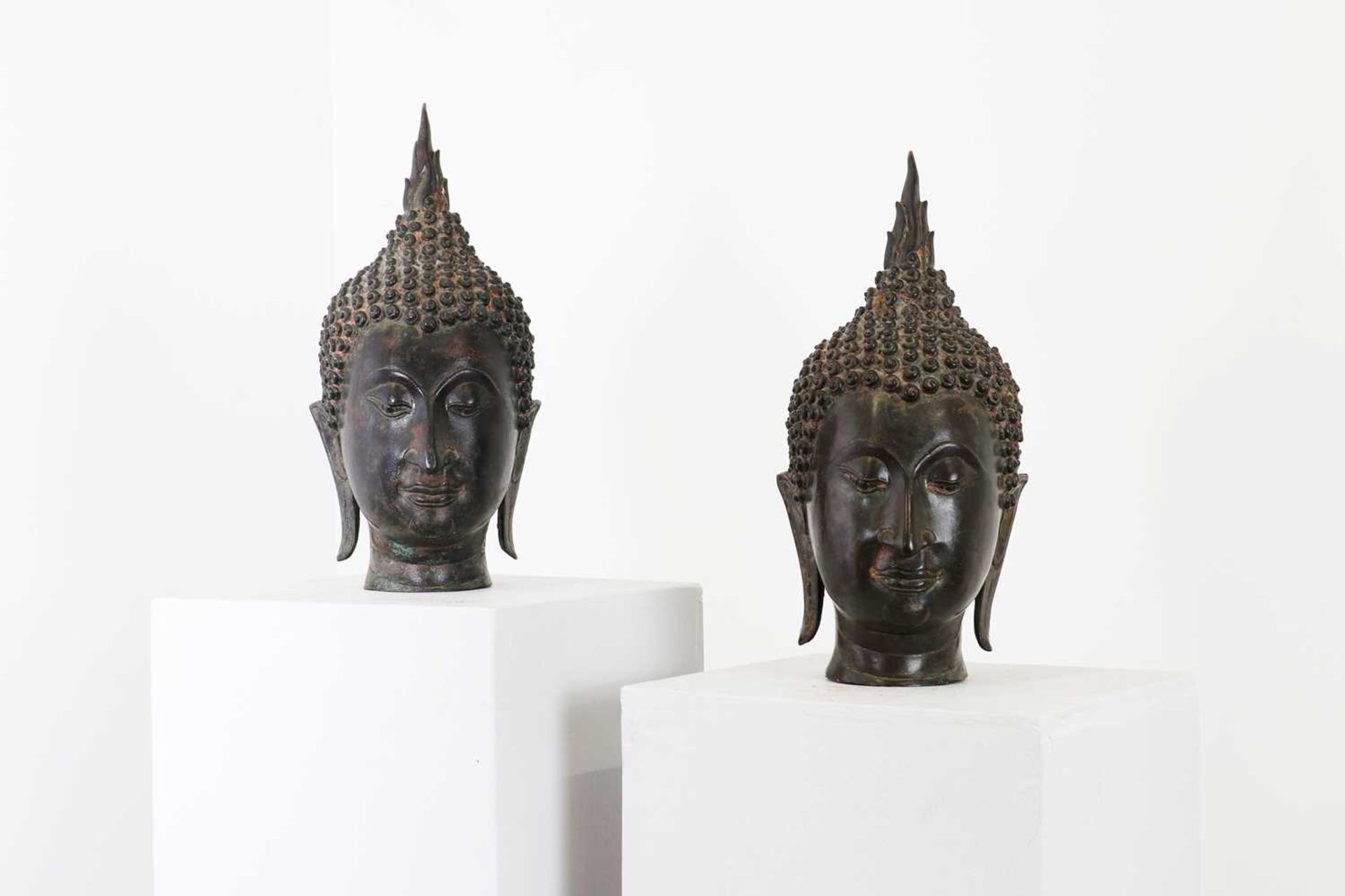 A pair of bronze U-Thong-style Buddha heads - Image 2 of 18