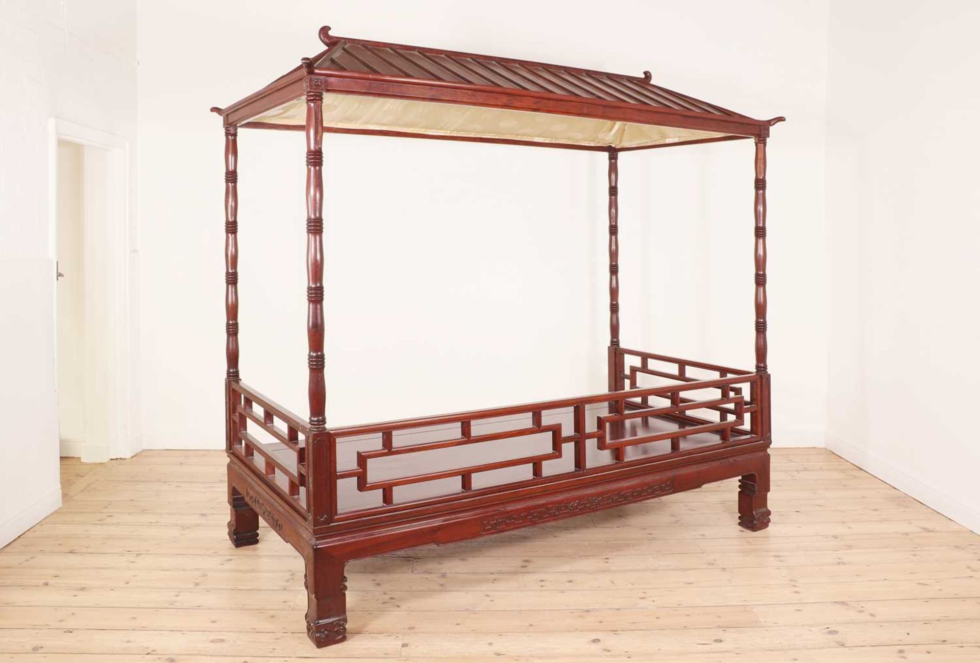 A hardwood daybed in the Chinese Qing dynasty style, - Image 3 of 9