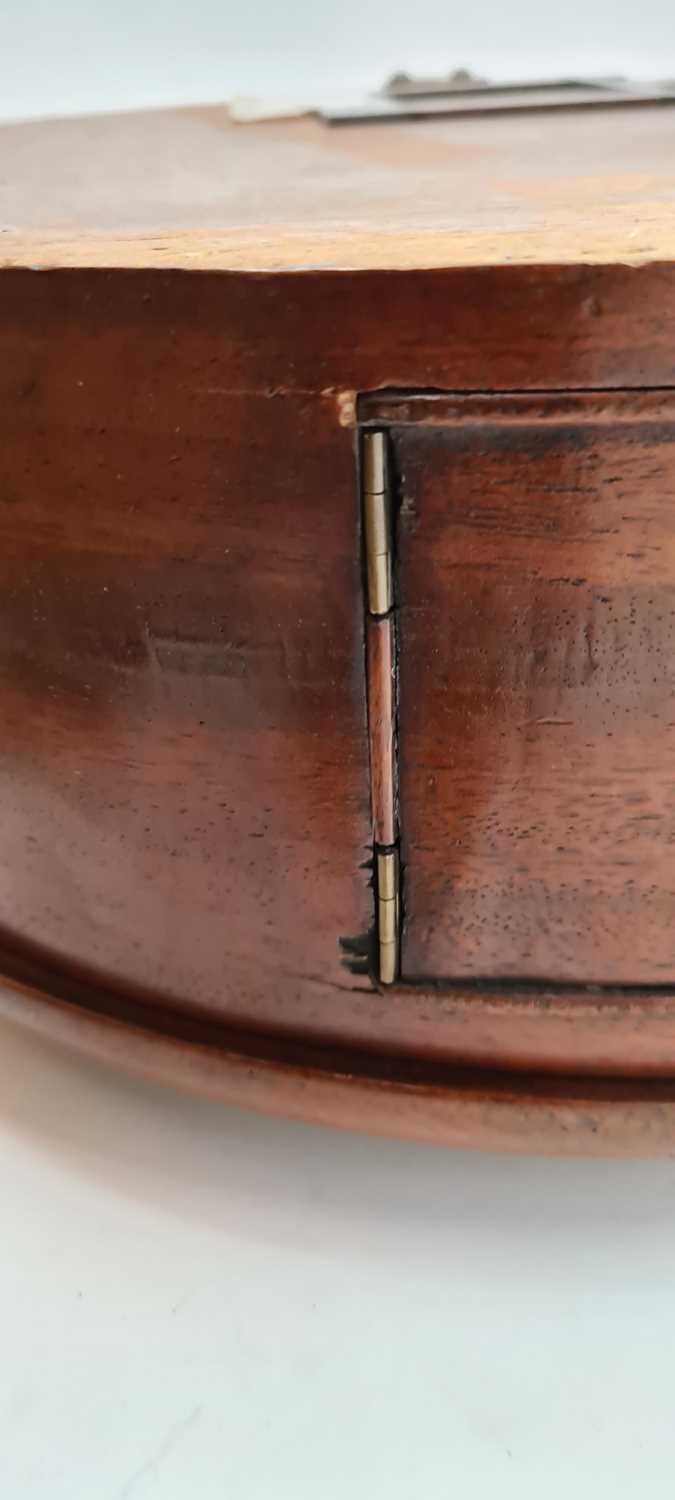 A mahogany wall clock, - Image 7 of 10