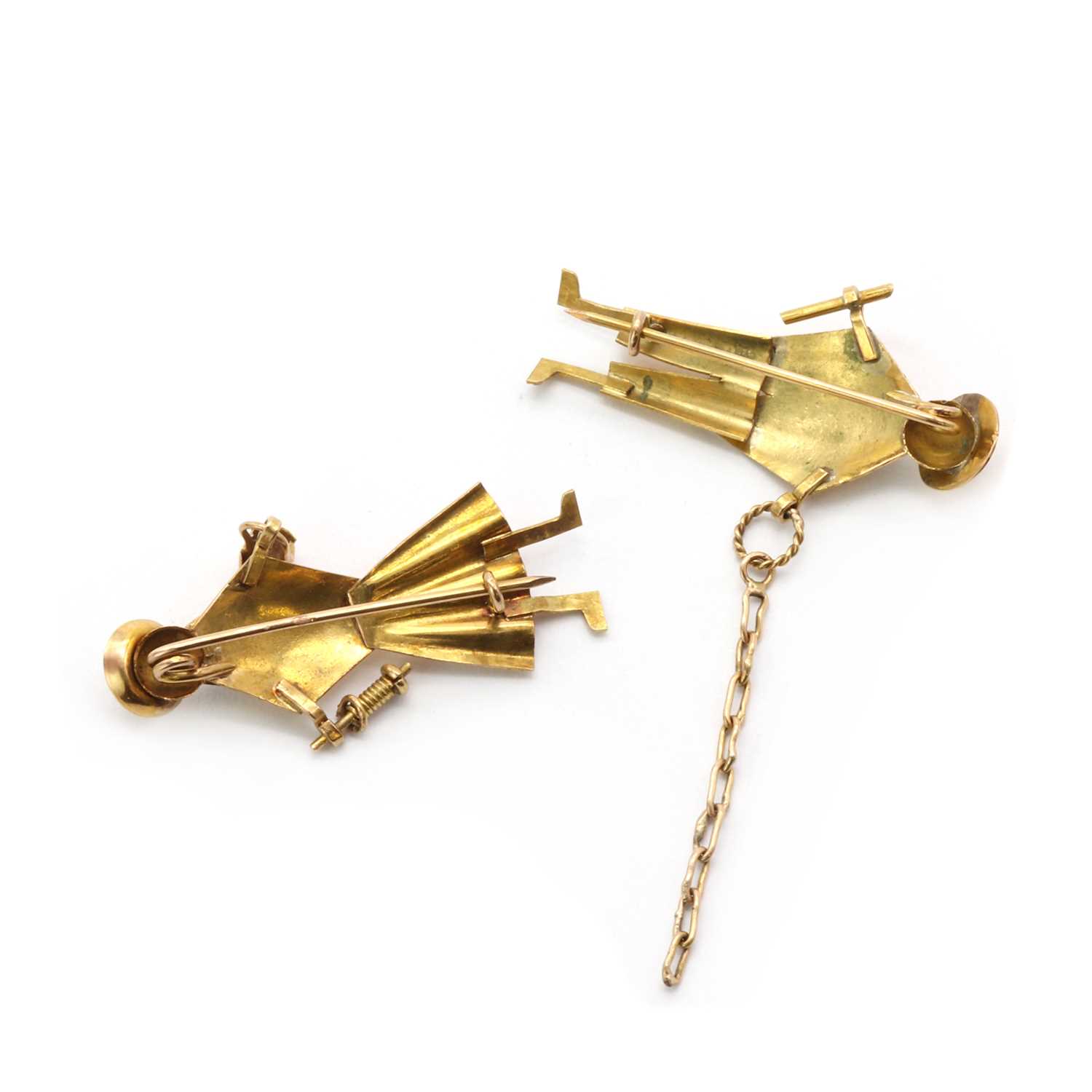 A pair of gold brooches, - Image 2 of 2