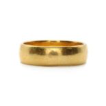 A 22ct gold wedding ring,