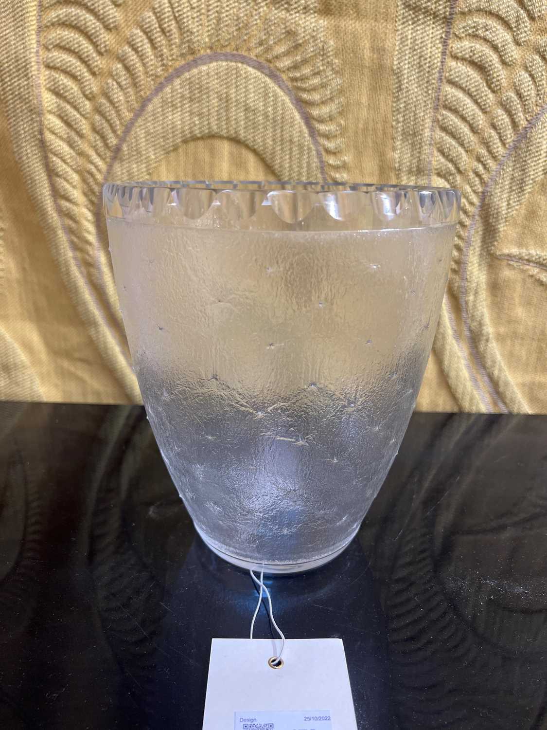 A Daum Nancy glass vase, - Bild 3 aus 6