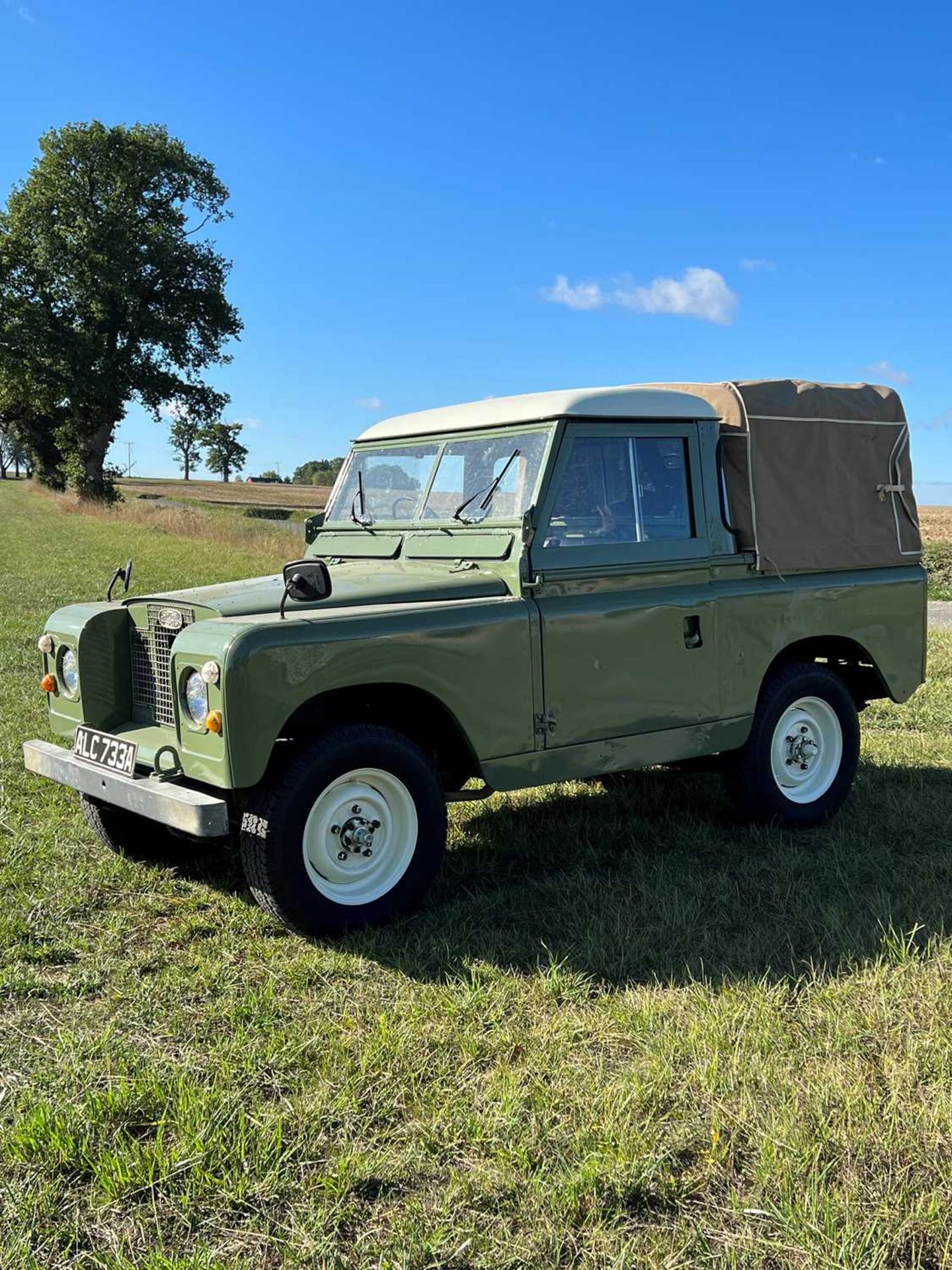 A 1963 Land Rover 88 Series IIa as used in the film 'Peter Rabbit 2', - Bild 10 aus 18