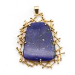 A 9ct gold lapis lazuli pendant, c.1970,