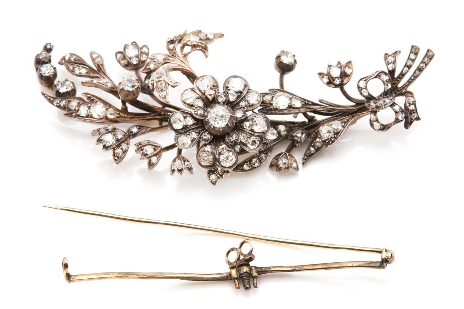 A late Victorian diamond set en-tremblant spray brooch, - Image 2 of 5