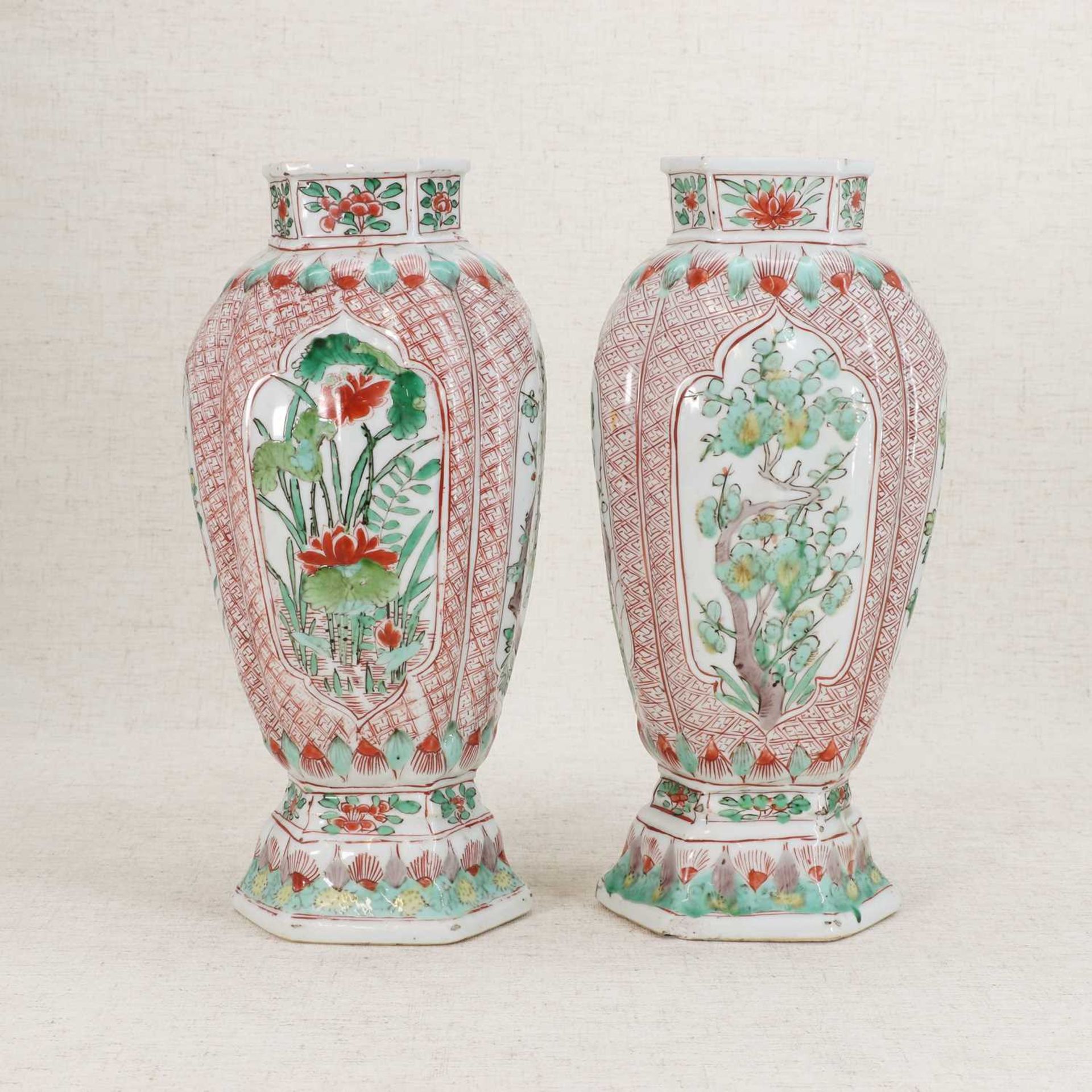 A pair of Chinese wucai vases, - Image 4 of 6