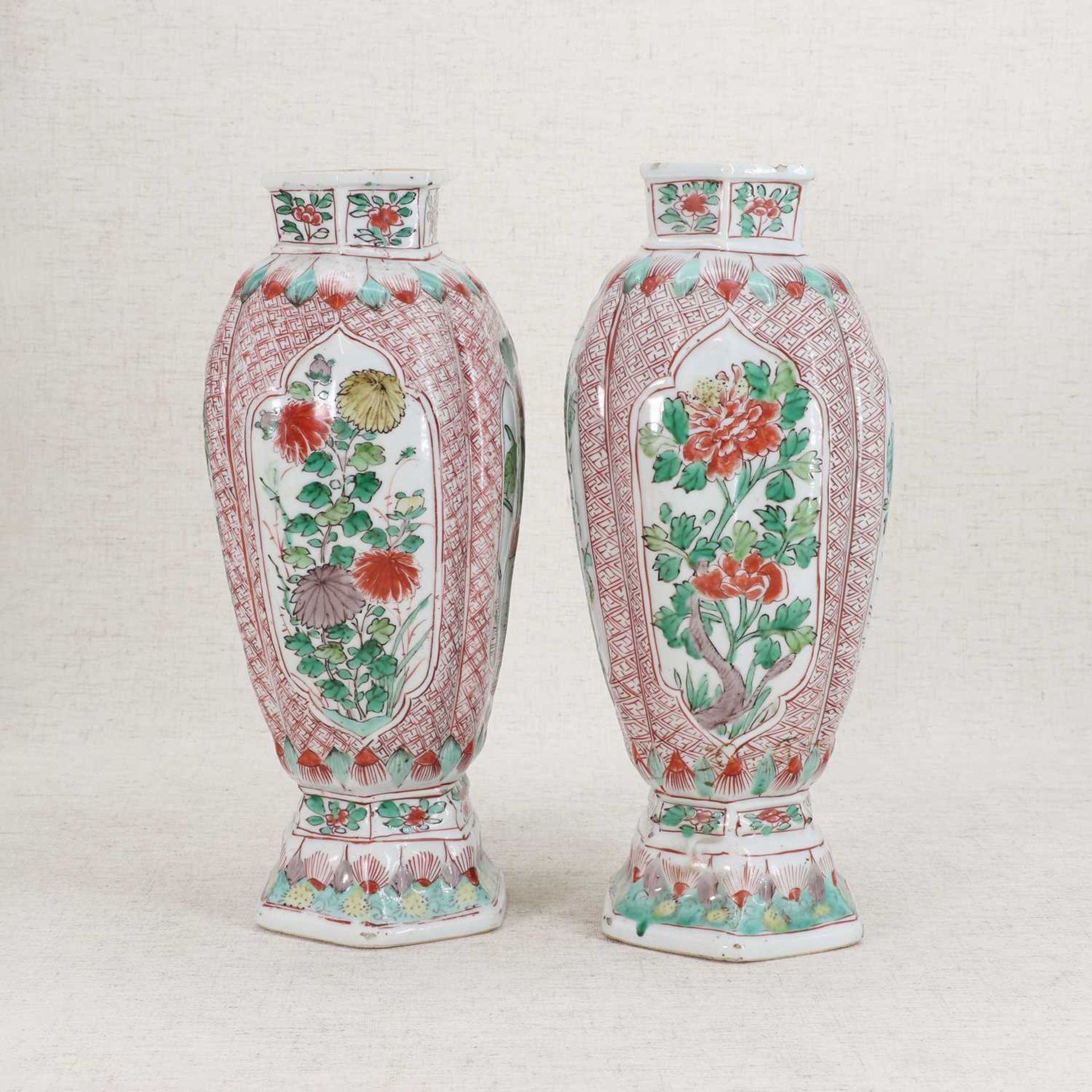 A pair of Chinese wucai vases, - Image 5 of 6