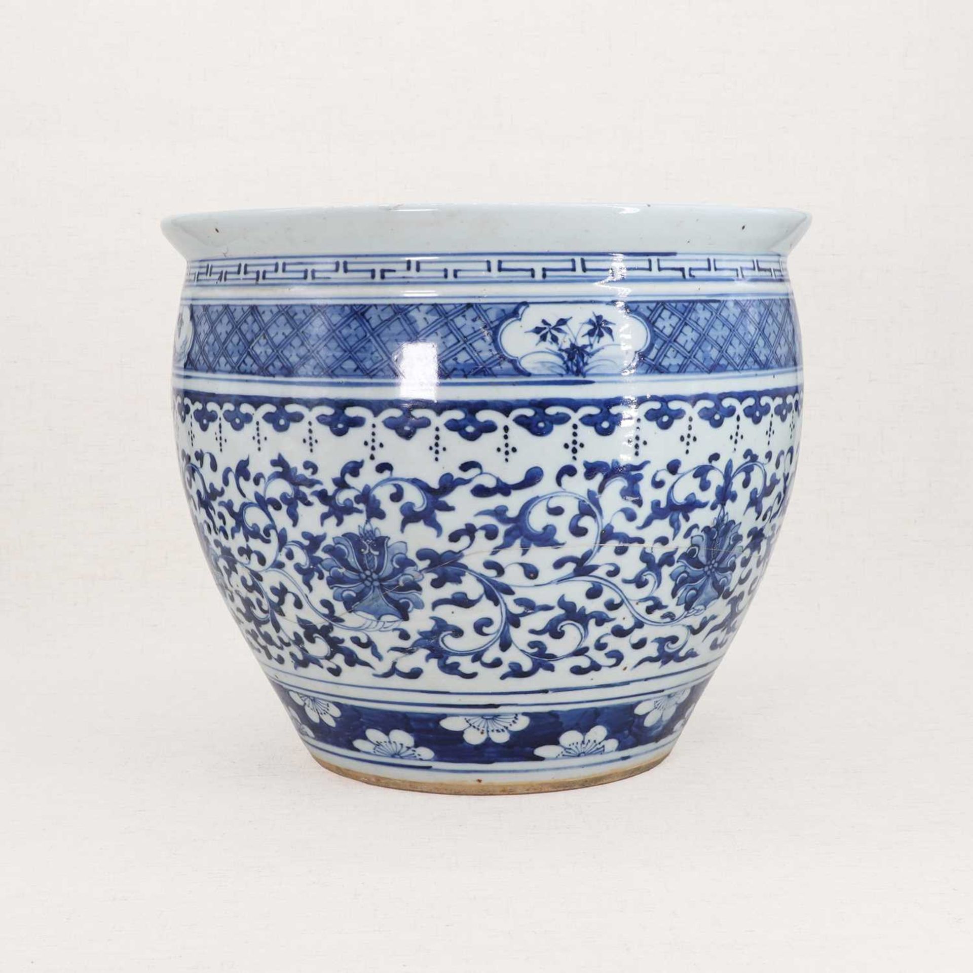 A Chinese blue and white jardinière, - Image 4 of 6