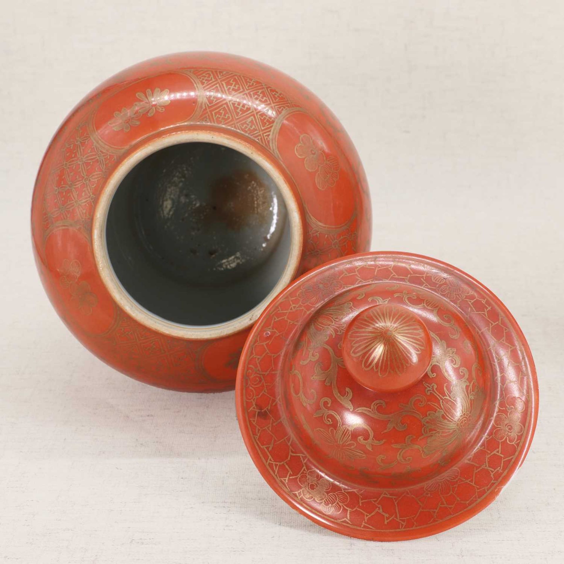 A pair of Chinese coral-ground vases and covers, - Image 5 of 7