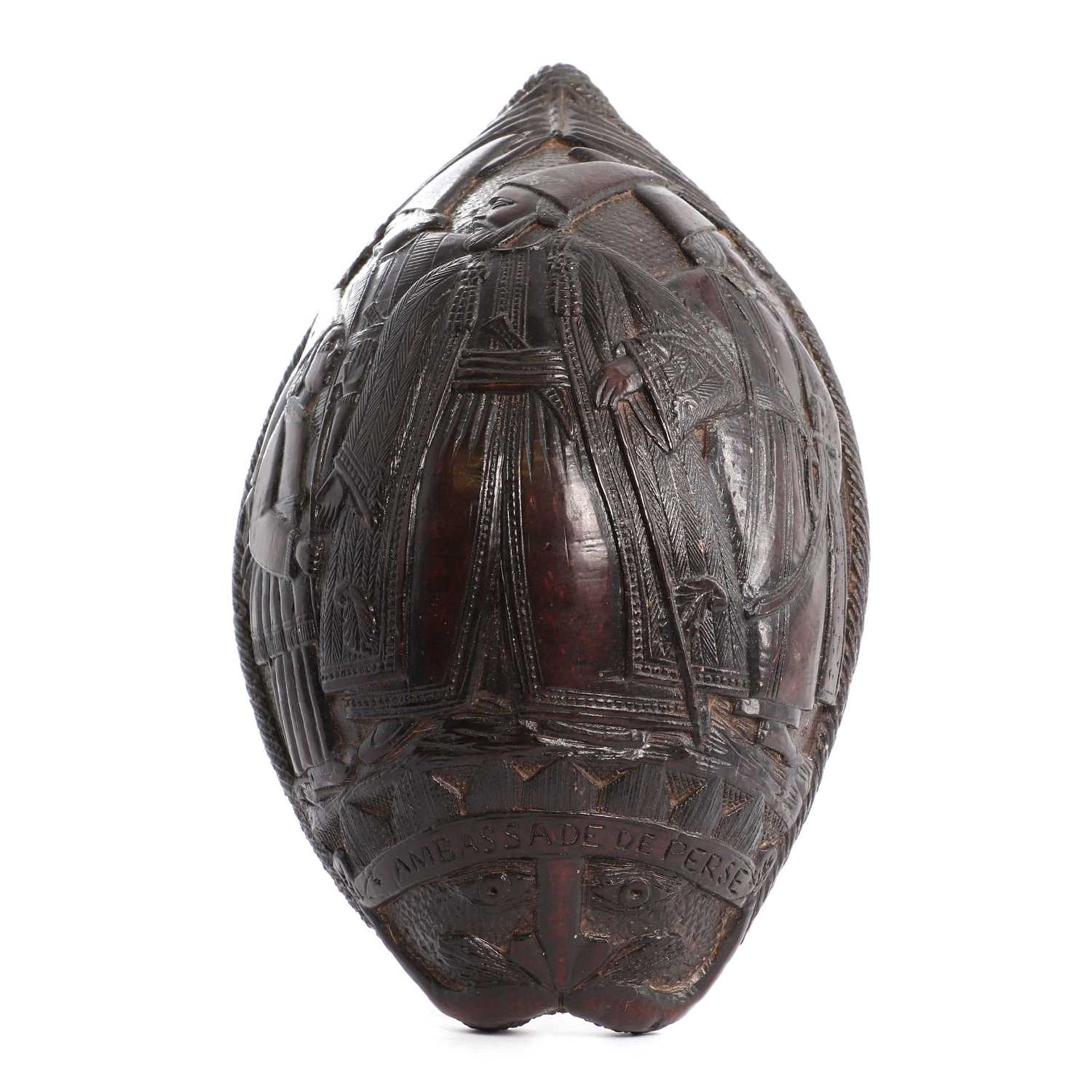 A carved coconut cup inscribed 'Ambassade De Perse', - Bild 4 aus 8