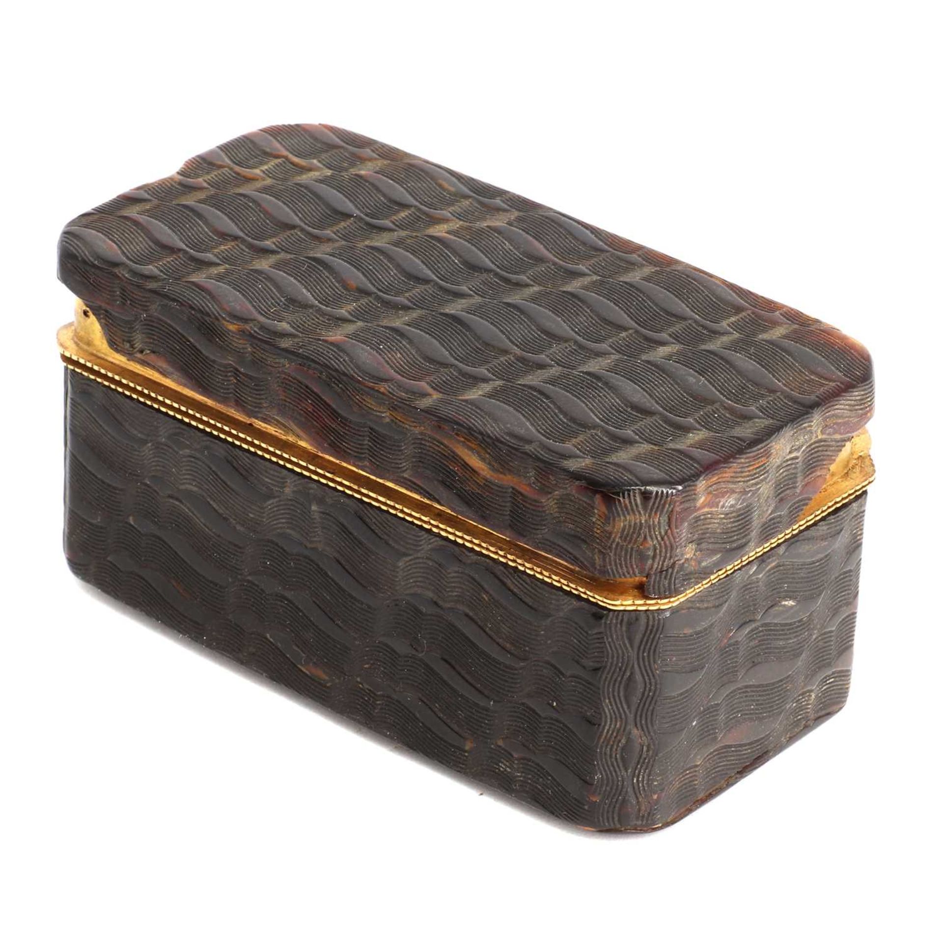 A European pressed tortoiseshell and gold-mounted snuff box and cover - Image 3 of 11