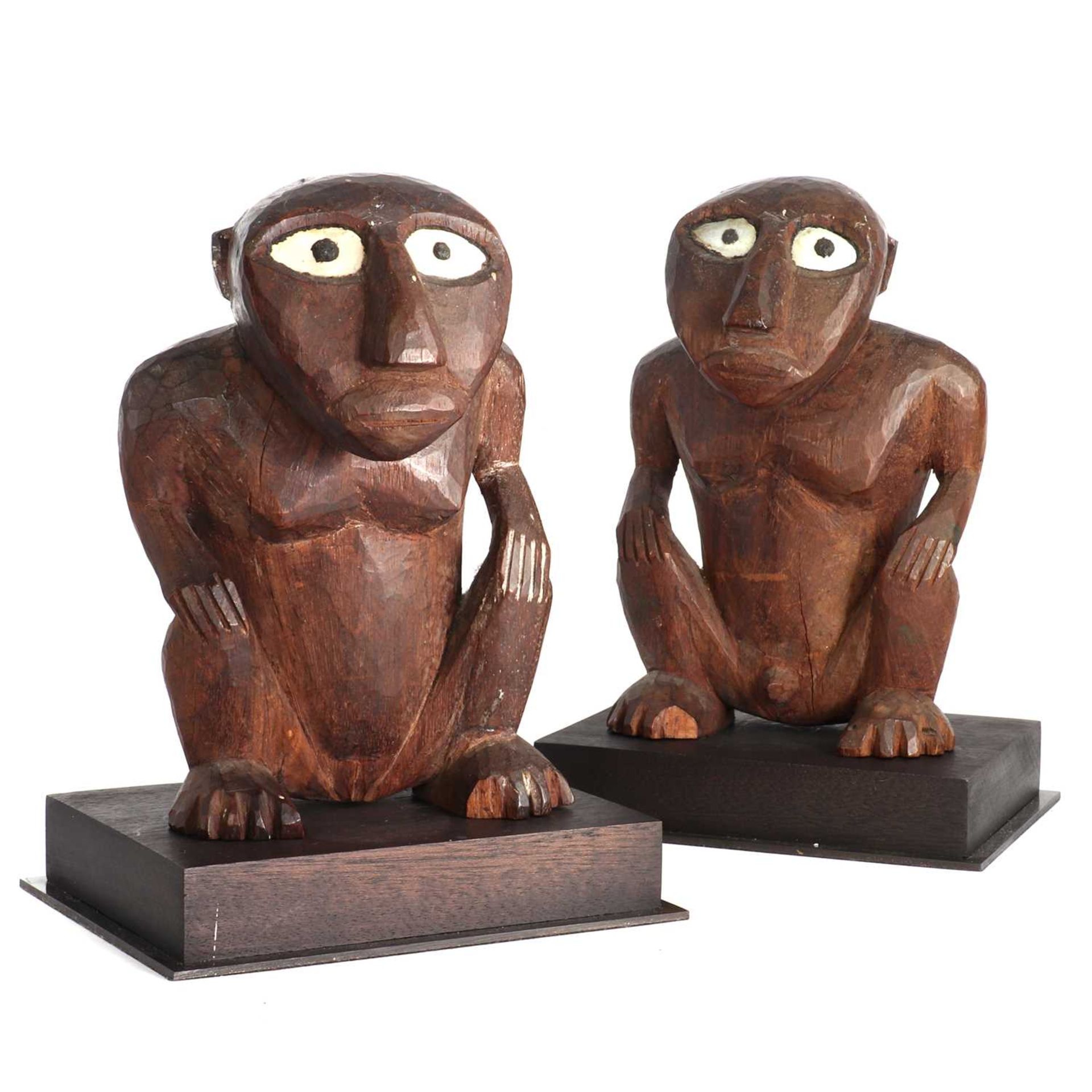 A rare pair of carved wooden idols, - Image 8 of 8