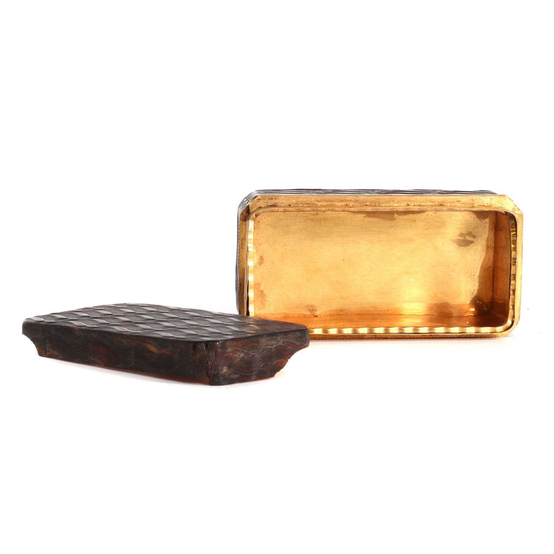 A European pressed tortoiseshell and gold-mounted snuff box and cover - Image 6 of 11