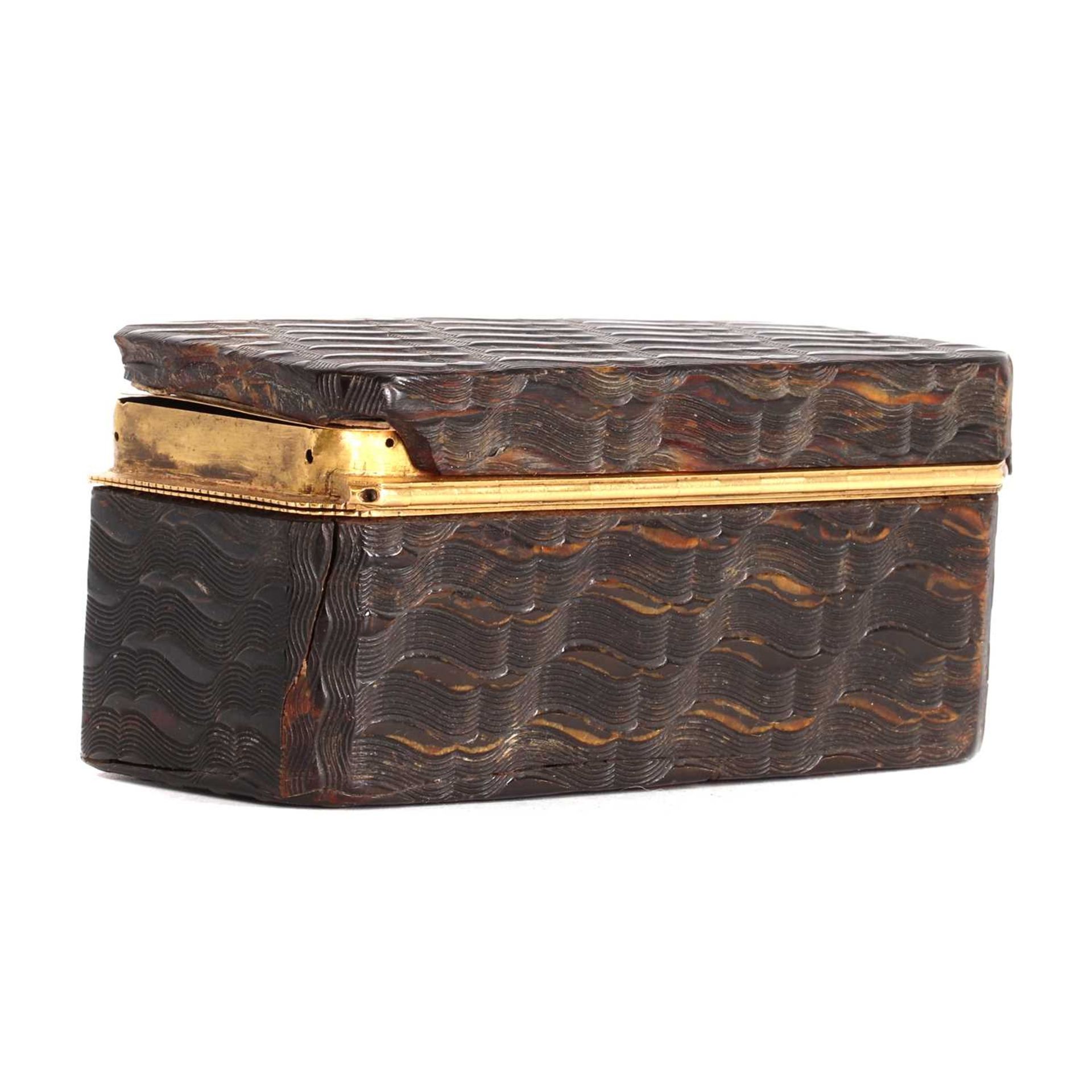 A European pressed tortoiseshell and gold-mounted snuff box and cover - Image 5 of 11