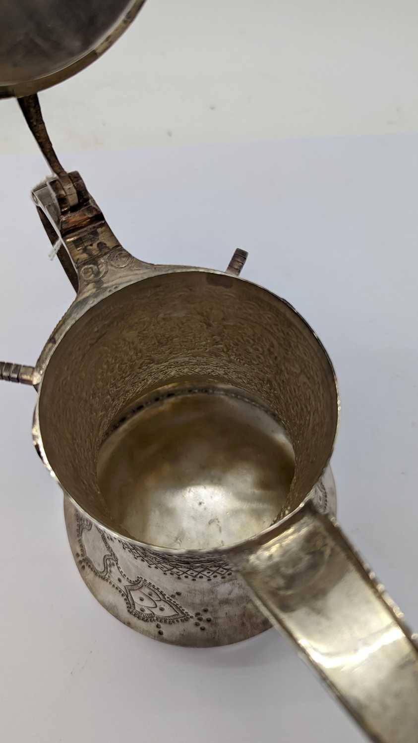 A silver Dallah coffee pot - Image 10 of 20