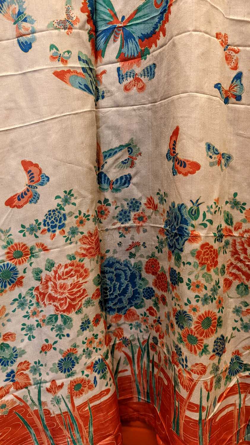 Two silk Japanese kimonos - Image 21 of 29