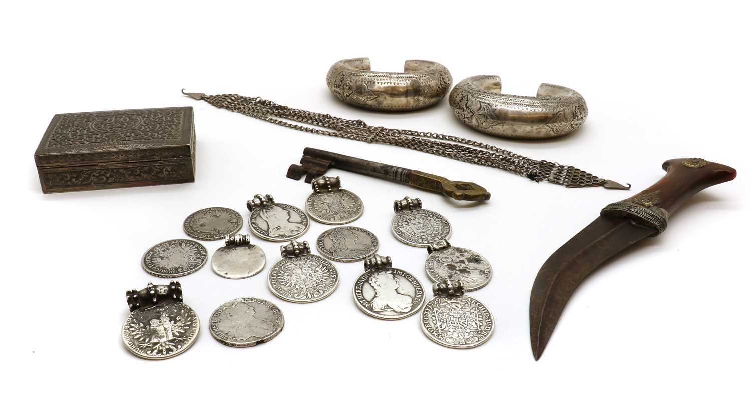 A collection of Eastern silver items - Image 2 of 4