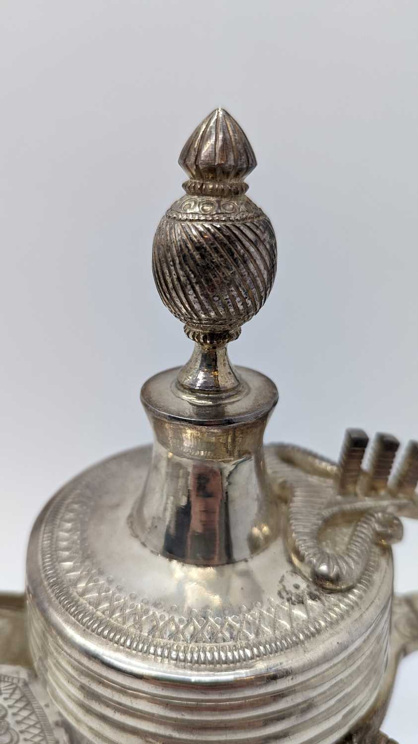 A silver Dallah coffee pot - Image 14 of 20