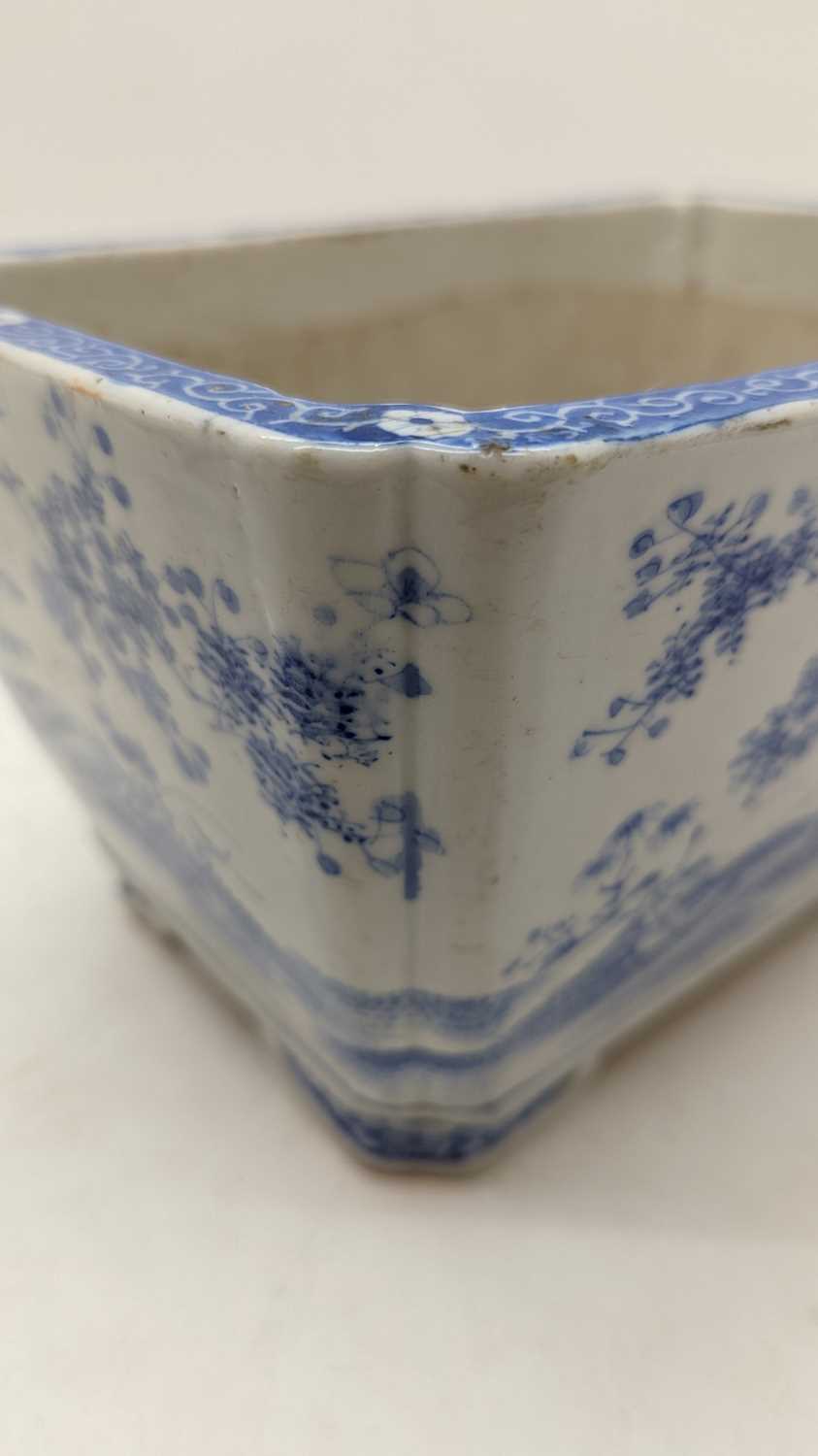 A group of four Chinese blue and white planters - Image 16 of 28