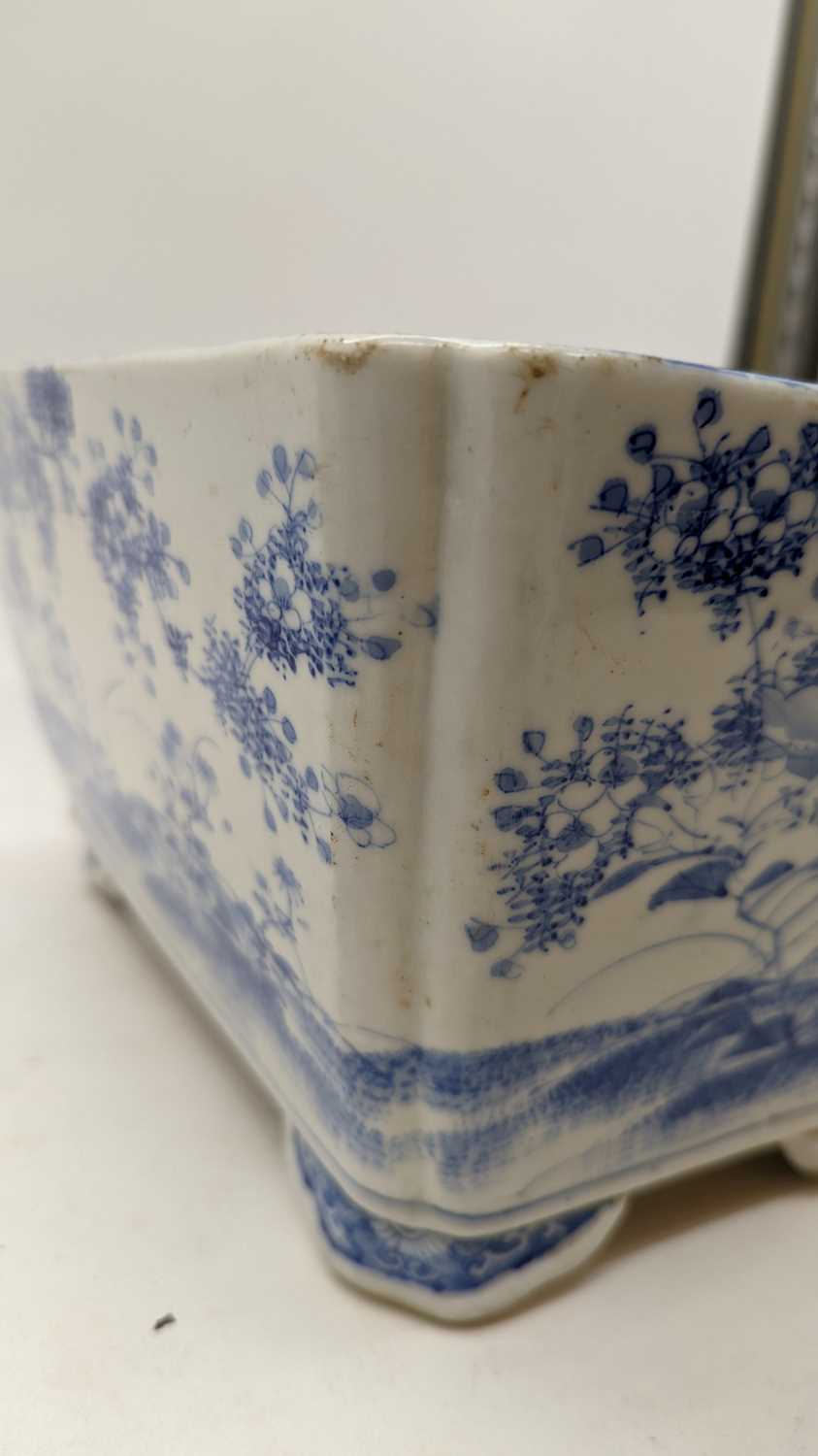 A group of four Chinese blue and white planters - Image 20 of 28
