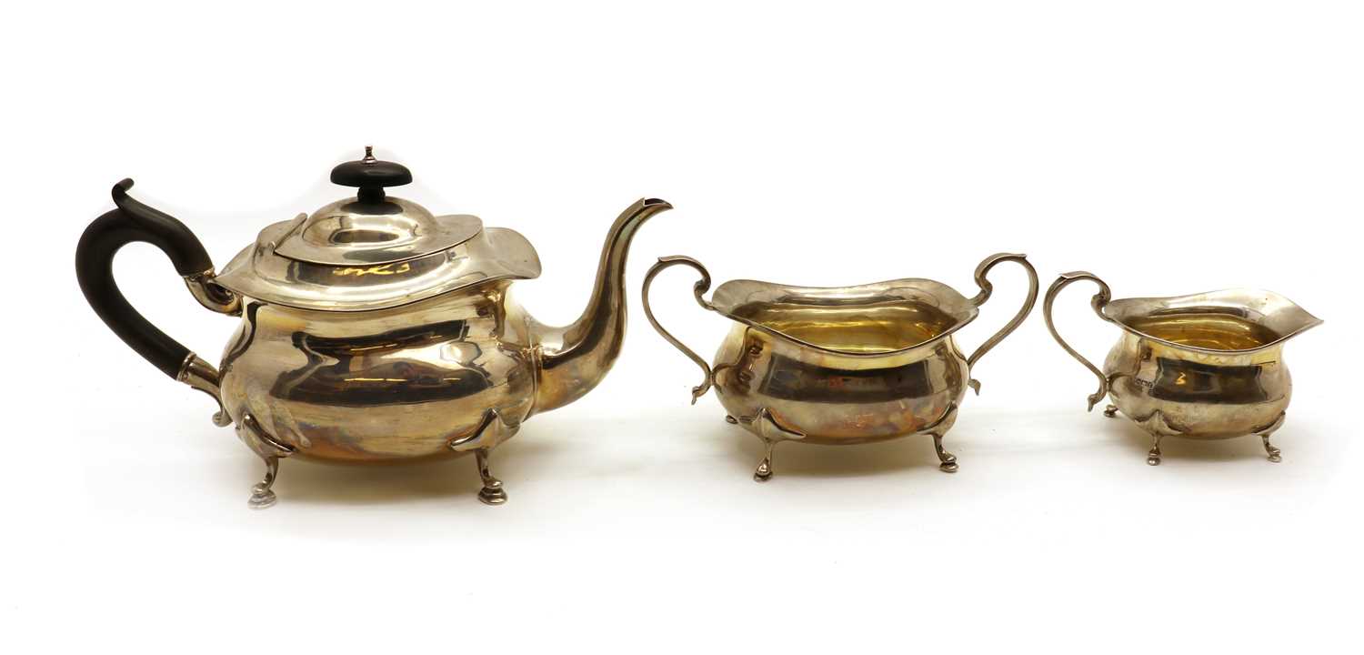 A silver three piece silver tea service - Image 3 of 4