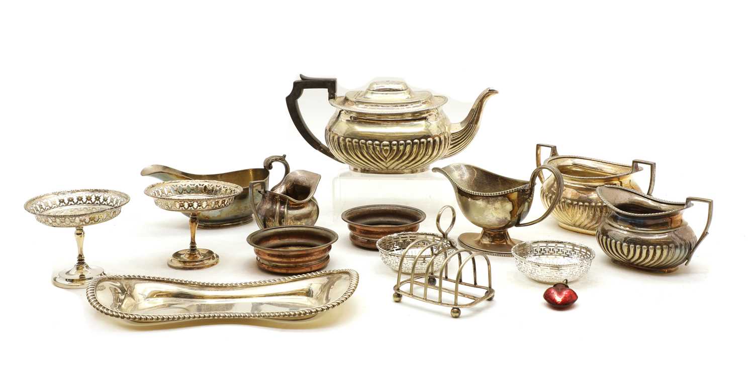 A collection of silver plated items - Image 2 of 4