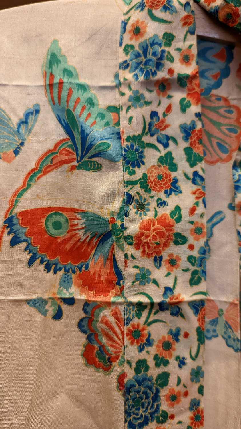 Two silk Japanese kimonos - Image 19 of 29