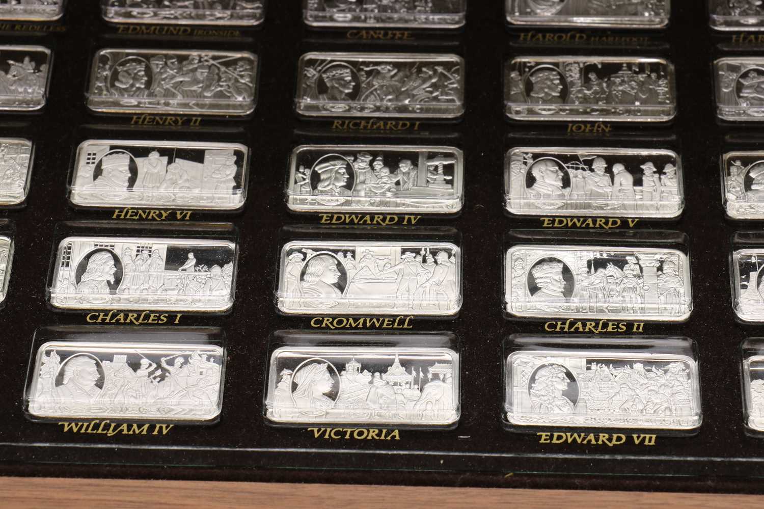 A cased set of silver ingots - Image 2 of 4