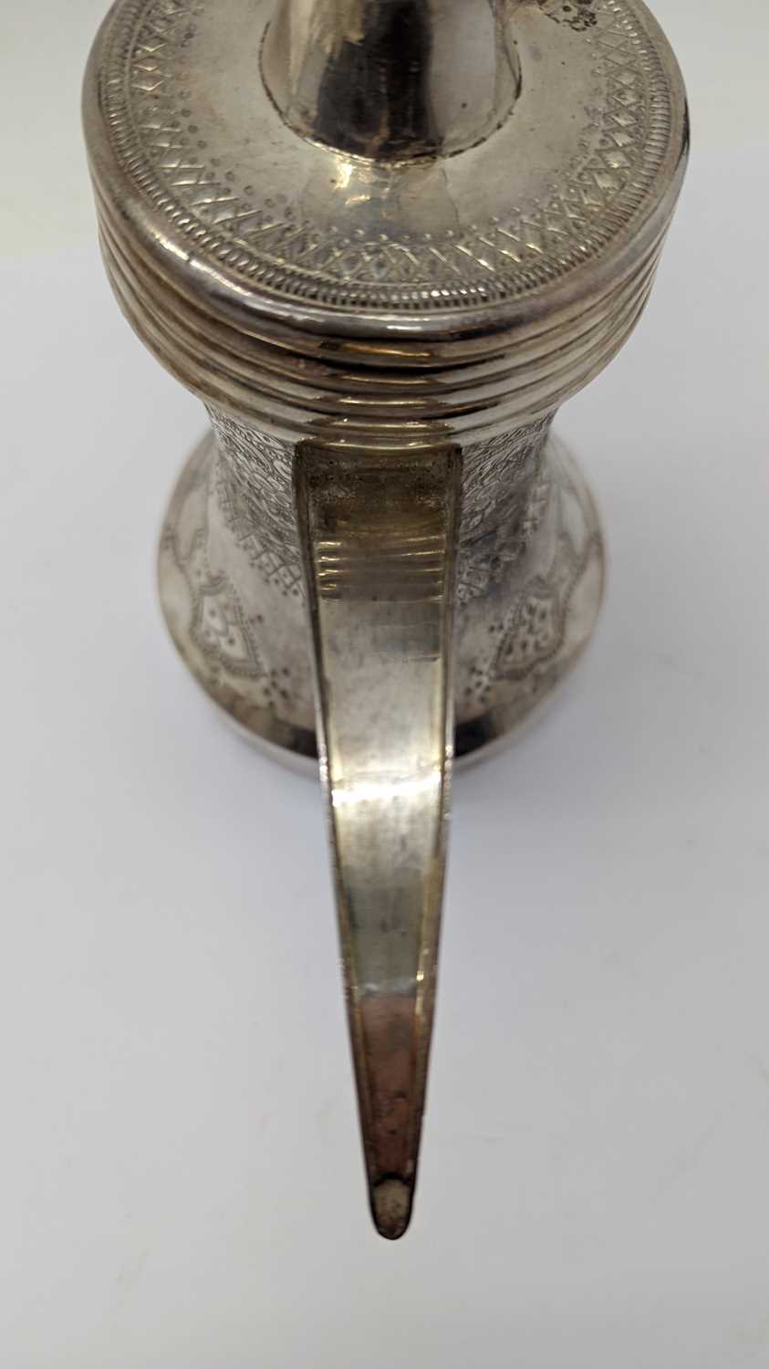 A silver Dallah coffee pot - Image 19 of 20