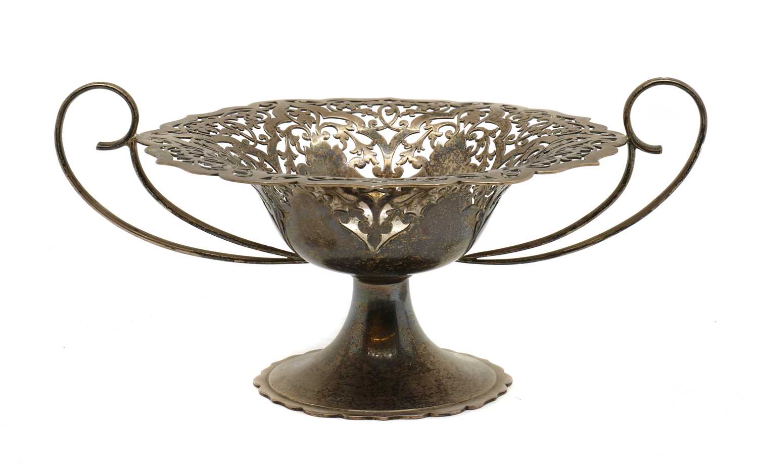 An Edwardian silver pedestal dish - Image 2 of 4