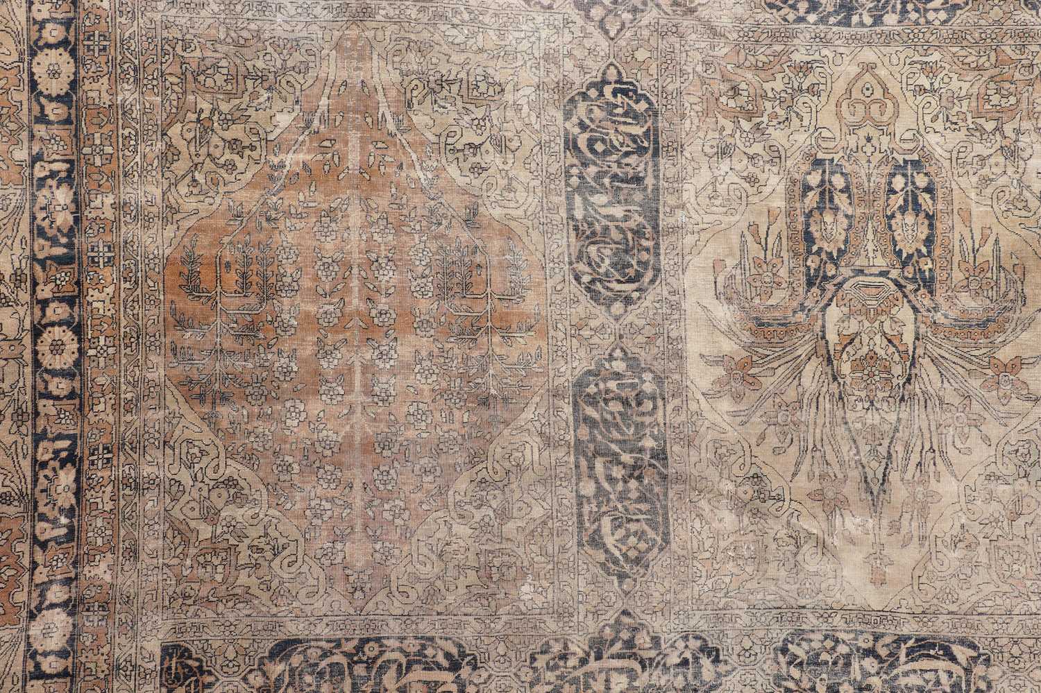 A large Laver wool carpet - Image 4 of 9