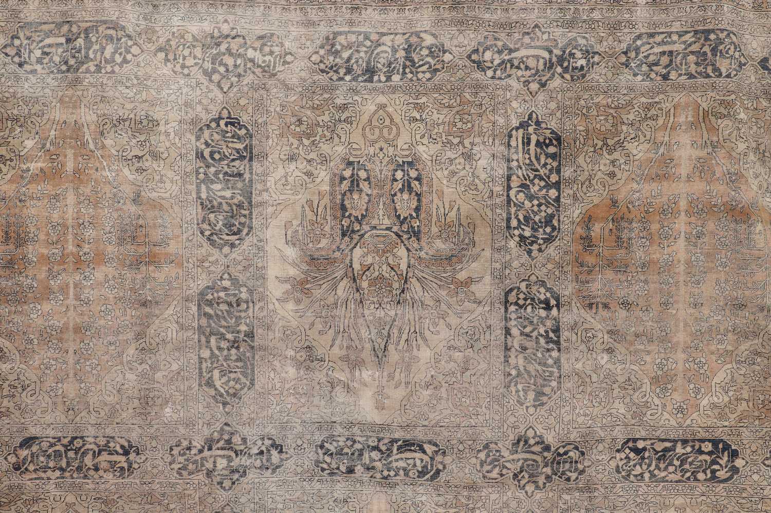 A large Laver wool carpet - Image 7 of 9