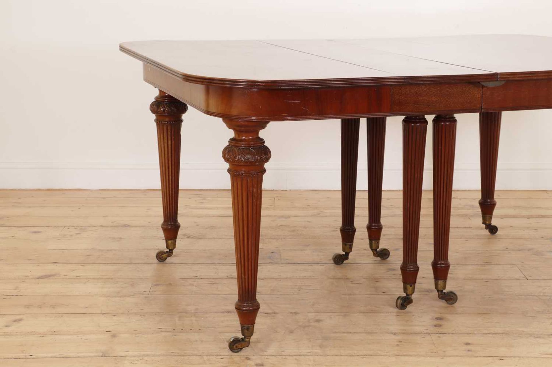 A mahogany extending dining table in the manner of Gillows, - Image 5 of 8