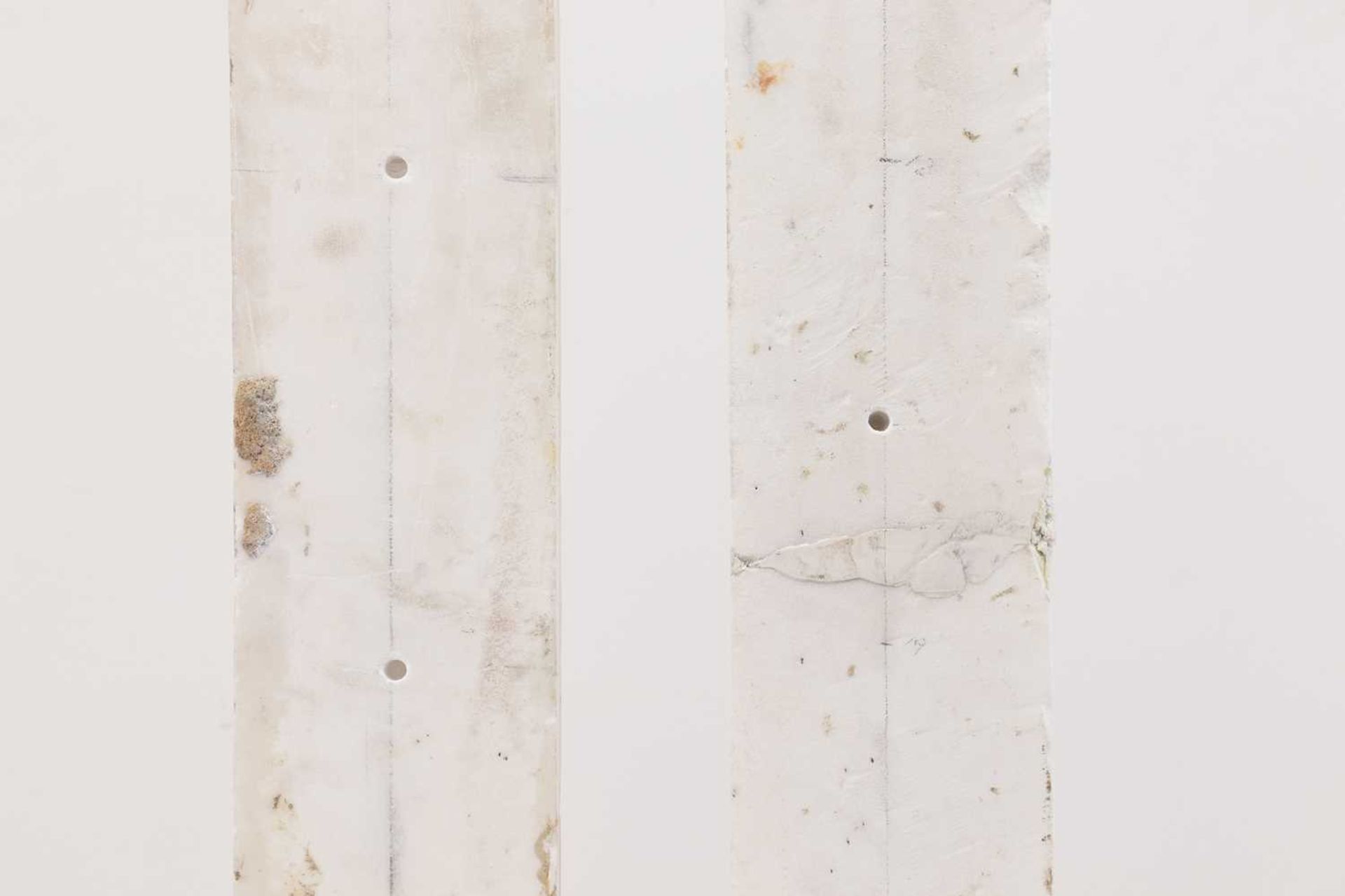 A pair of white marble jambs, - Bild 6 aus 6